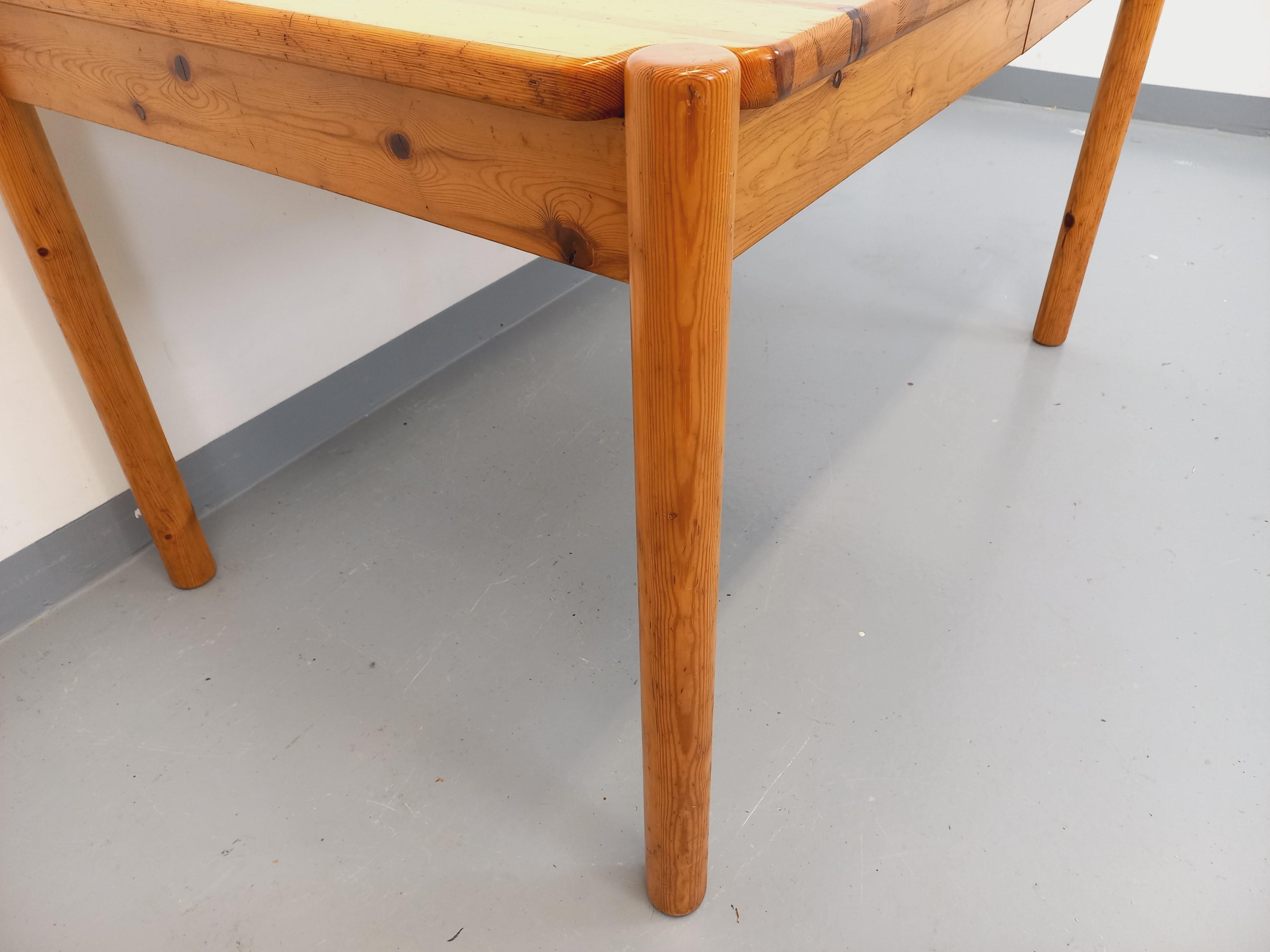 Table à manger rectangulaire vintage en pin des années 60 70 avec rallonge en vente 11