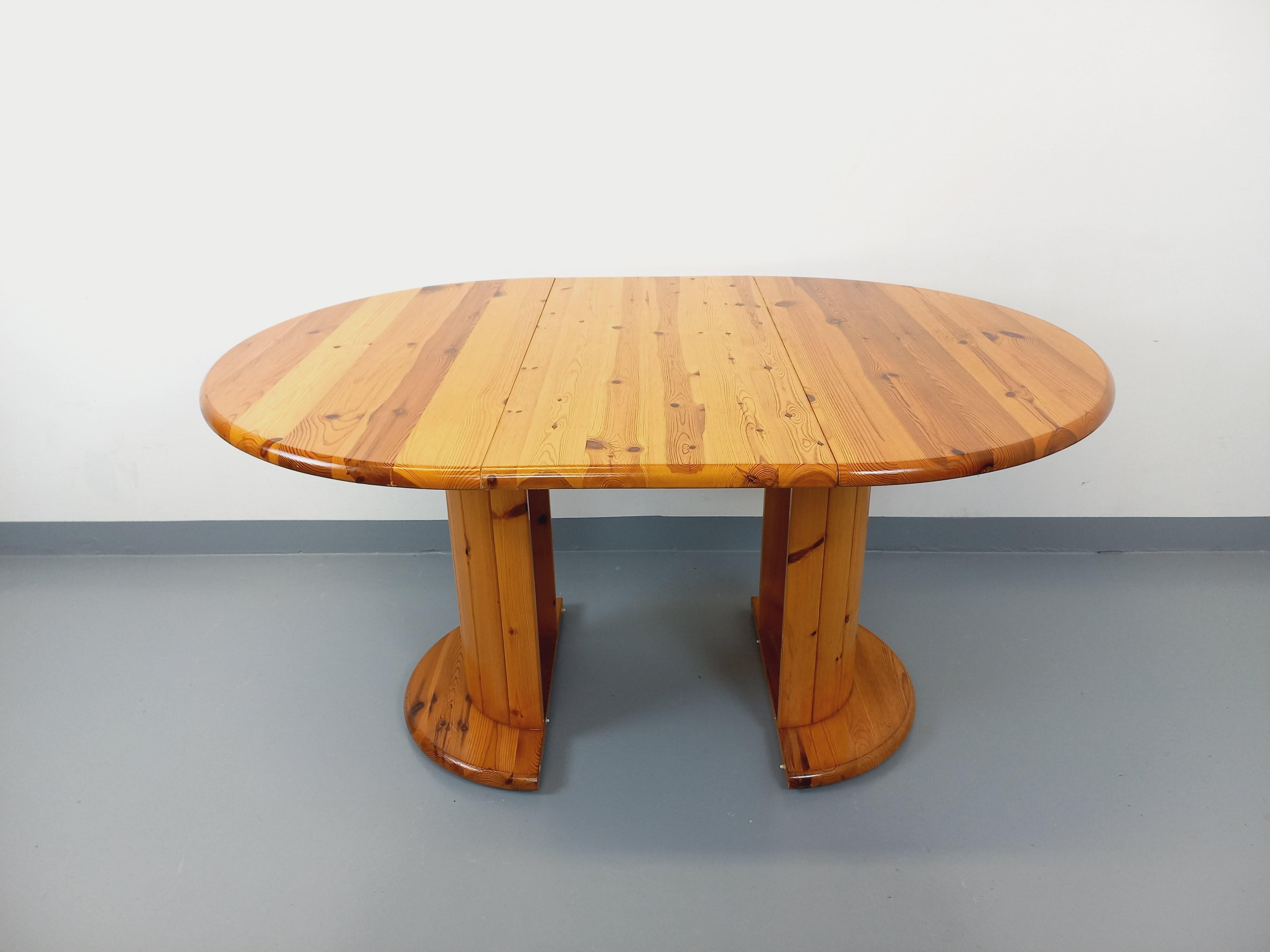 Table à manger ronde scandinave vintage en pin des années 60 70 avec rallonges en vente 3