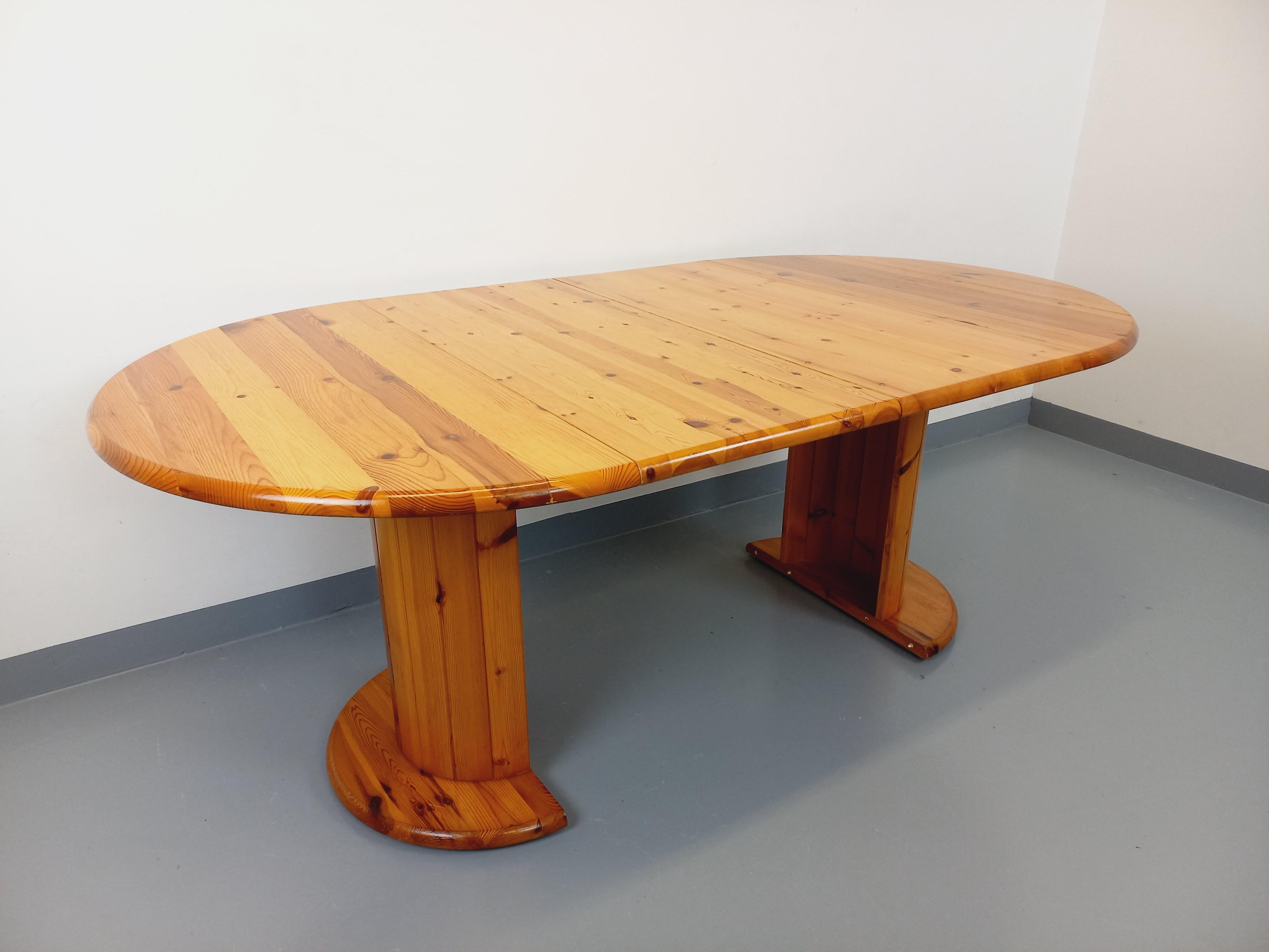 Table à manger ronde scandinave vintage en pin des années 60 70 avec rallonges en vente 9
