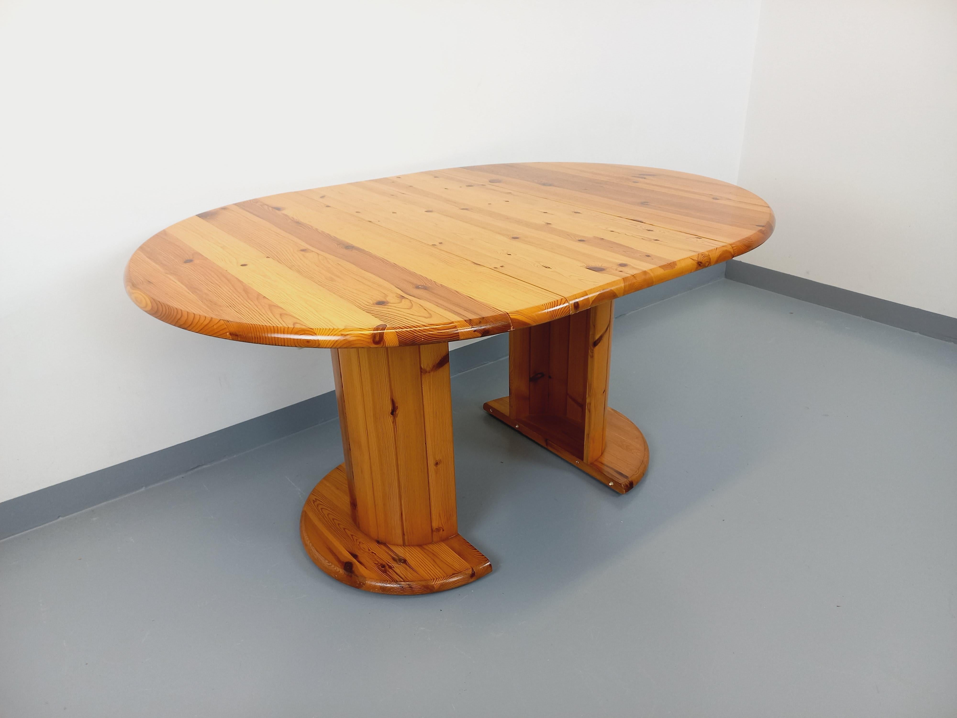 Table à manger ronde scandinave vintage en pin des années 60 70 avec rallonges en vente 11