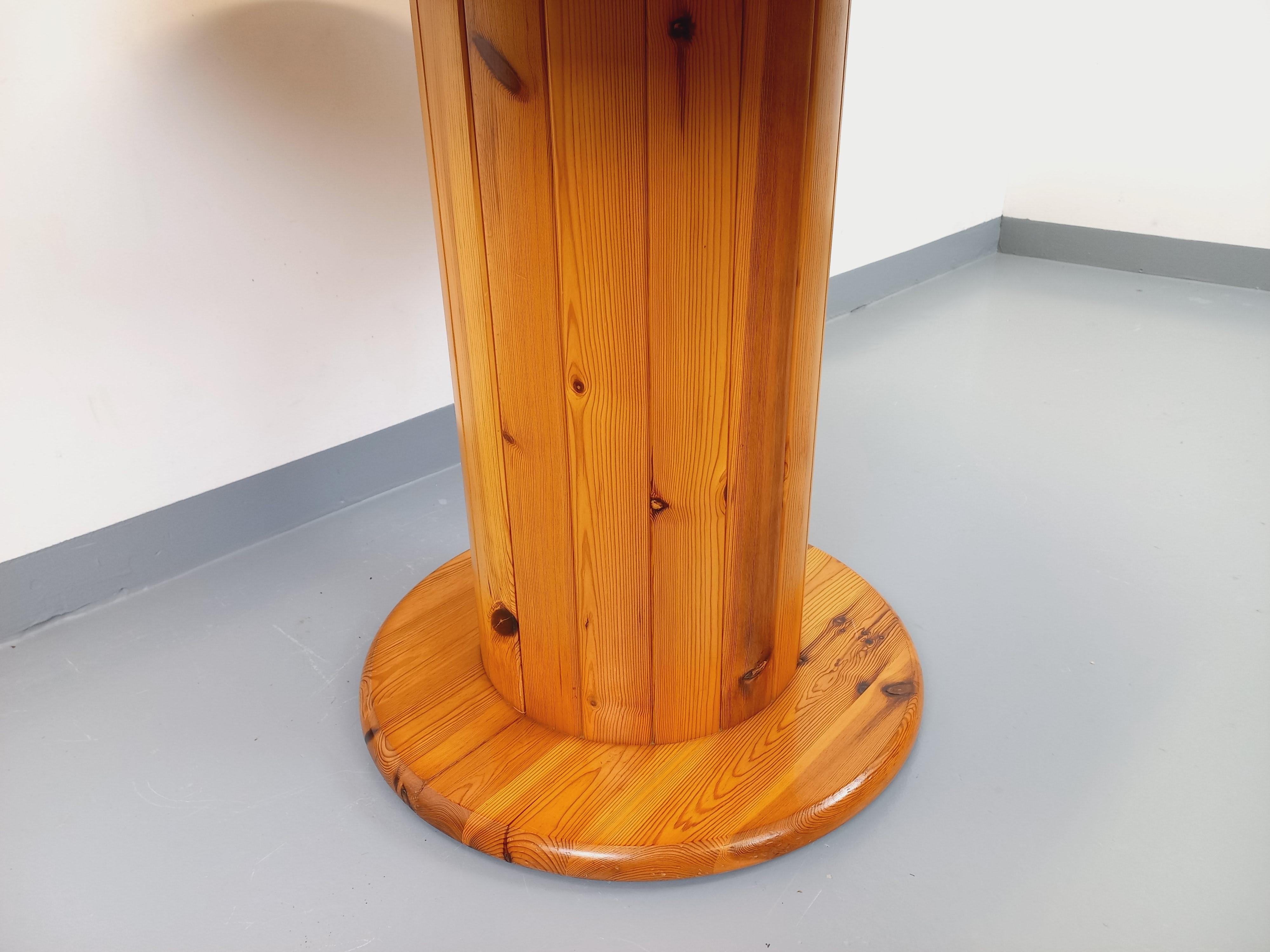 Table à manger ronde scandinave vintage en pin des années 60 70 avec rallonges Bon état - En vente à BESANÇON, FR