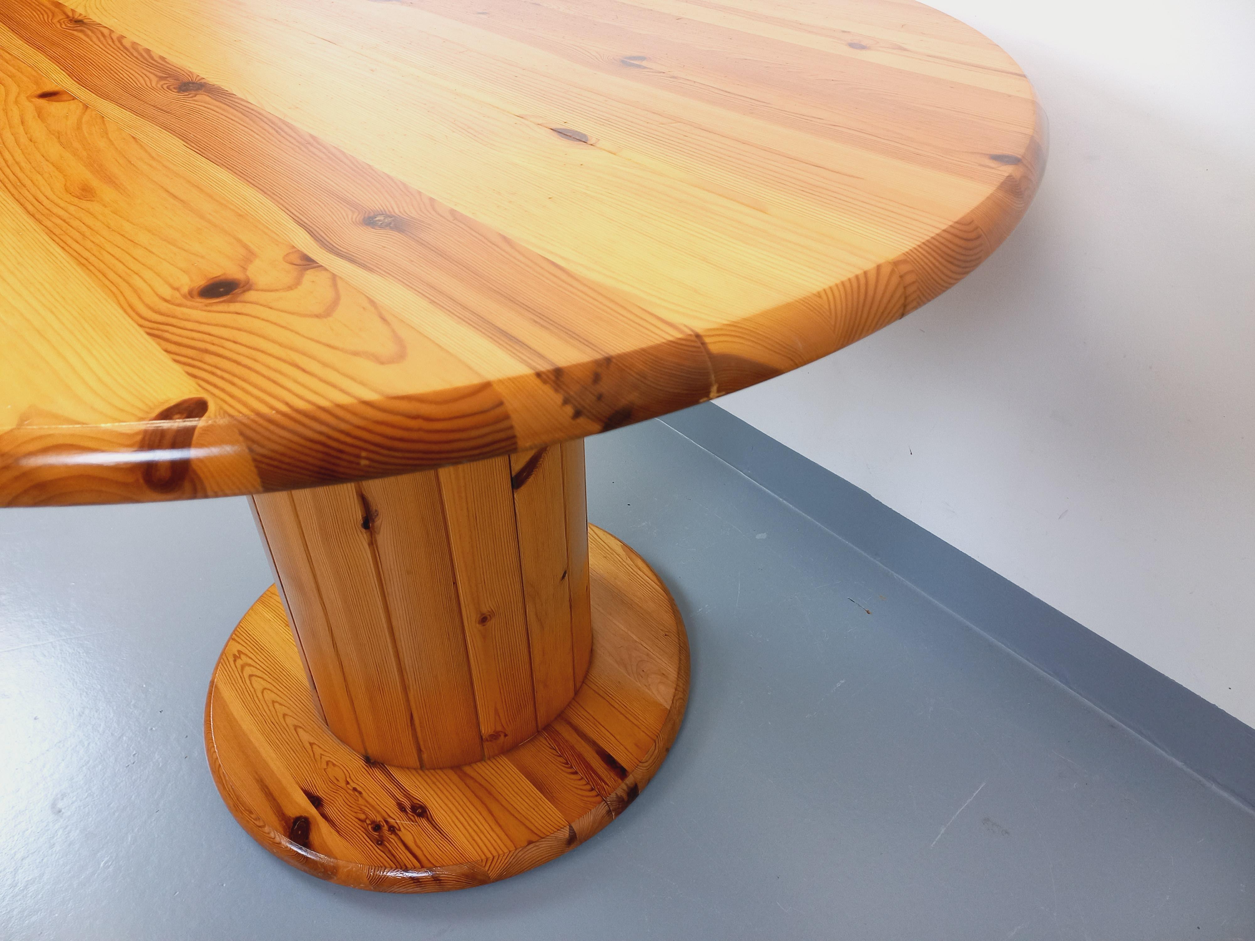 Fin du 20e siècle Table à manger ronde scandinave vintage en pin des années 60 70 avec rallonges en vente
