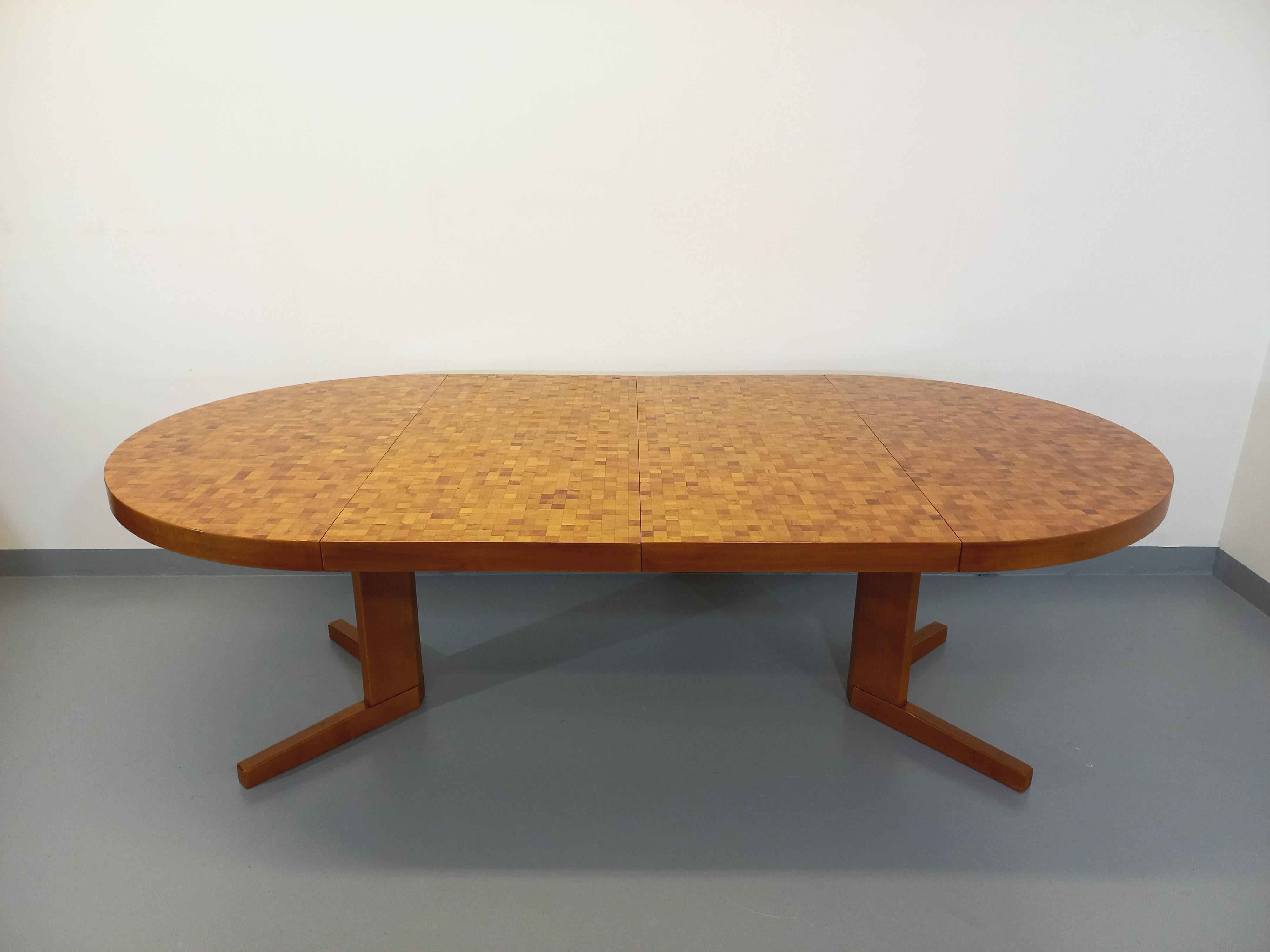 Table à manger ronde vintage en mosaïque de bois Dieter Waeckerlin en vente 5