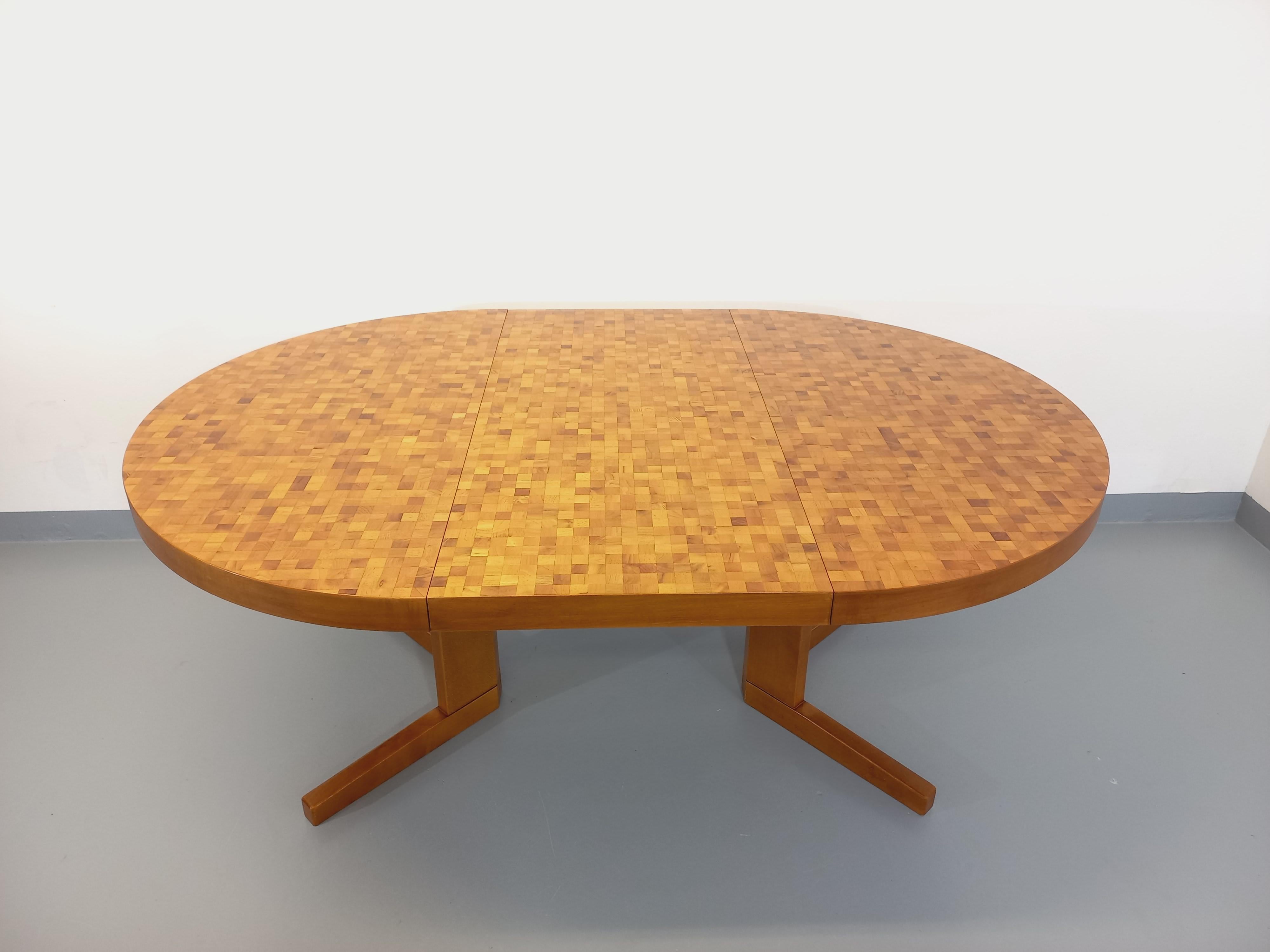 Table à manger ronde vintage en mosaïque de bois Dieter Waeckerlin en vente 9