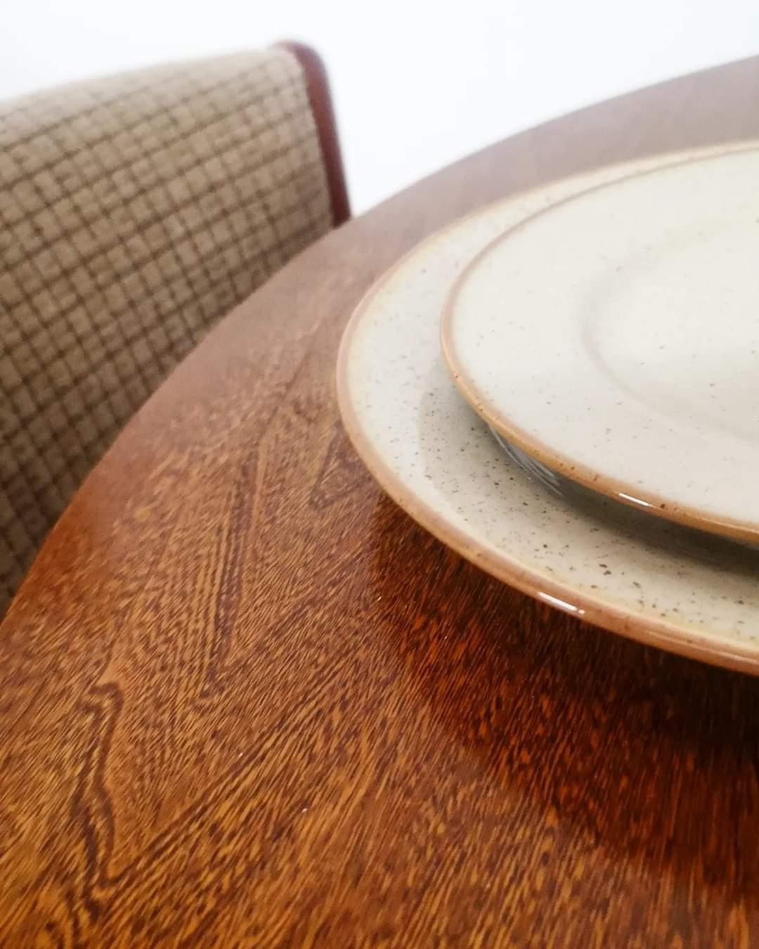 Table à manger scandinave ovale des années 70  In Good Condition In SAINT-ESTÈVE, FR
