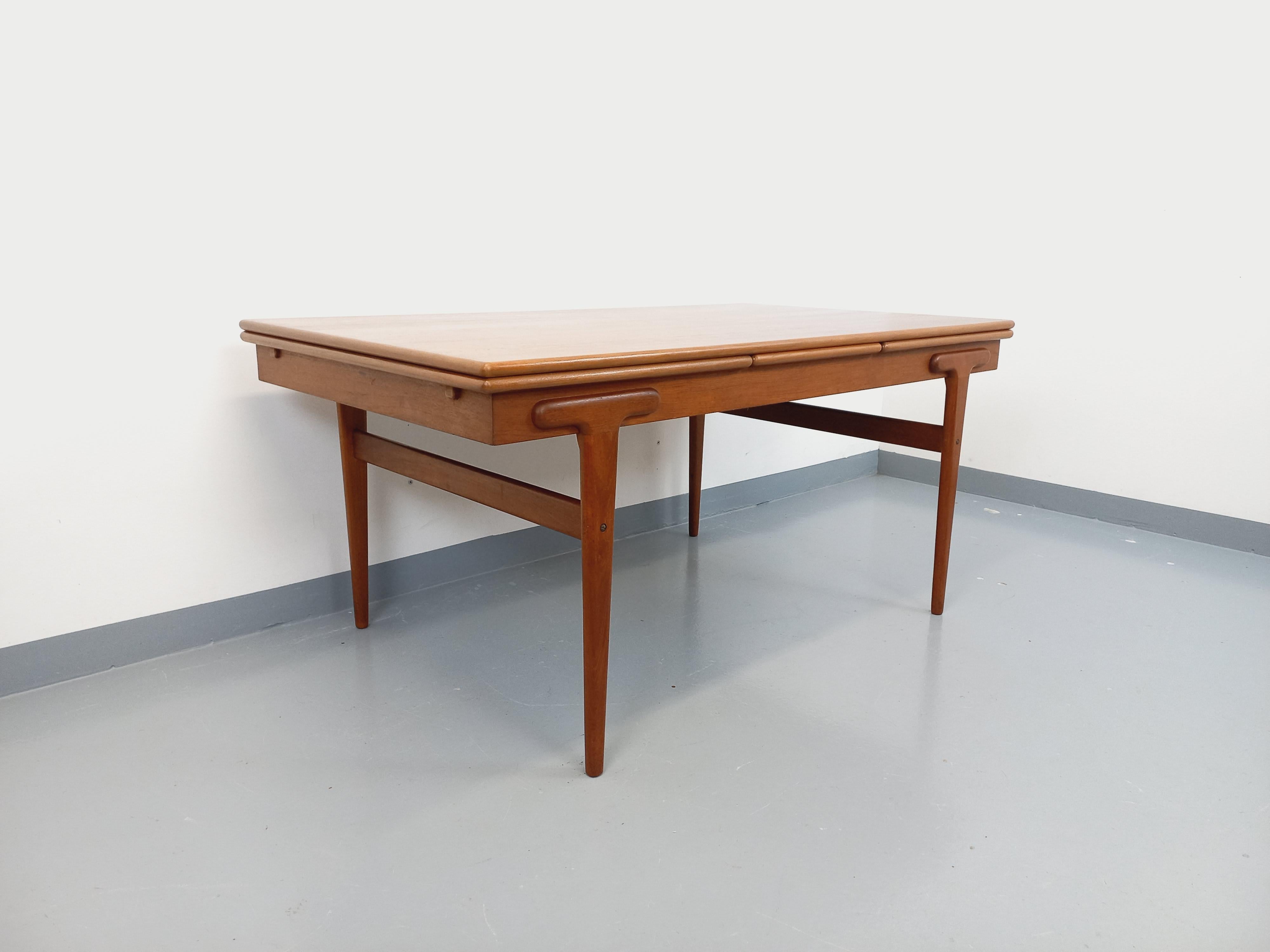 Table à manger scandinave rectangulaire vintage de Ejvind A. Johansson années 60 For Sale 10