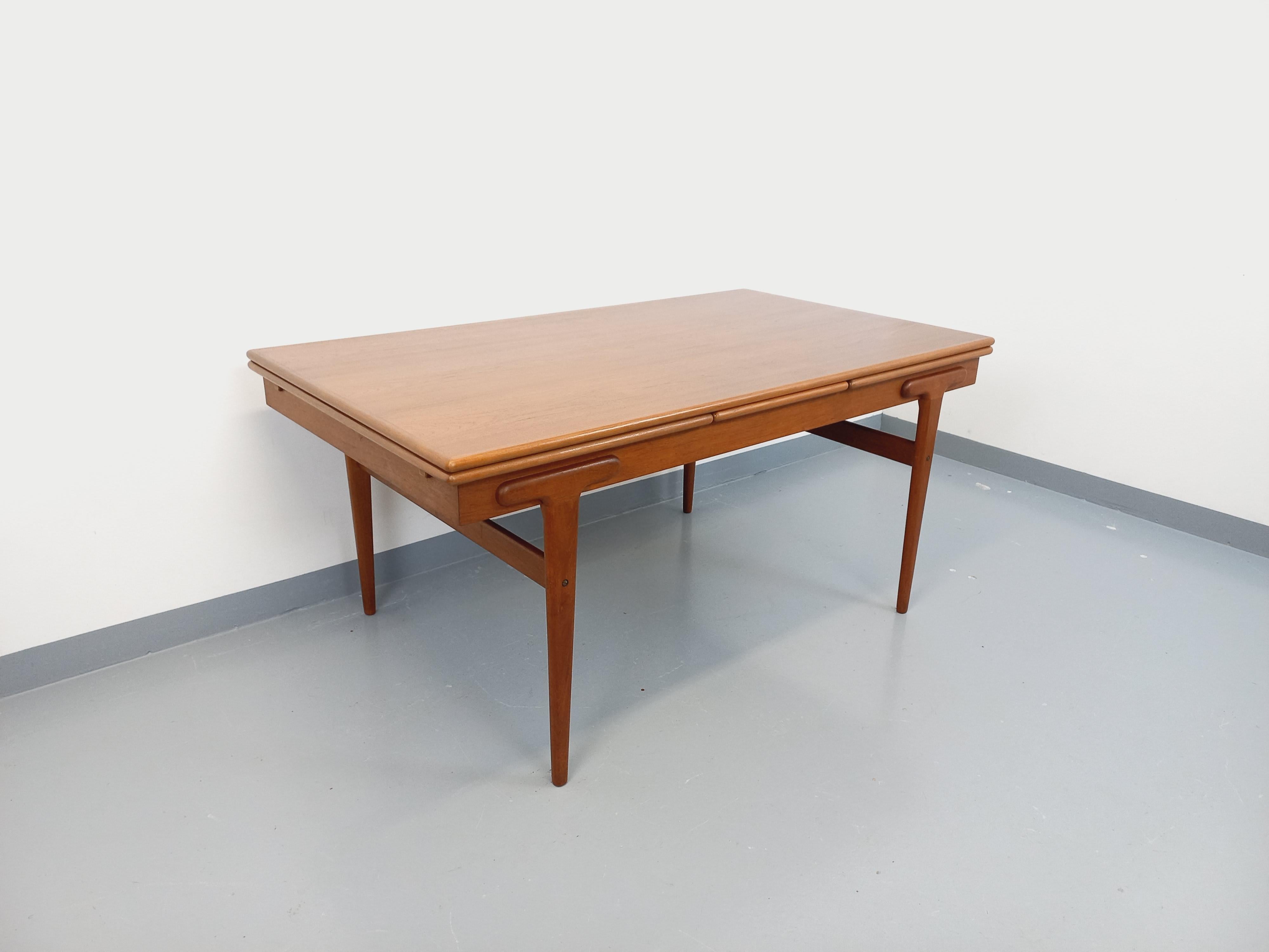Table à manger scandinave rectangulaire vintage de Ejvind A. Johansson années 60 For Sale 11