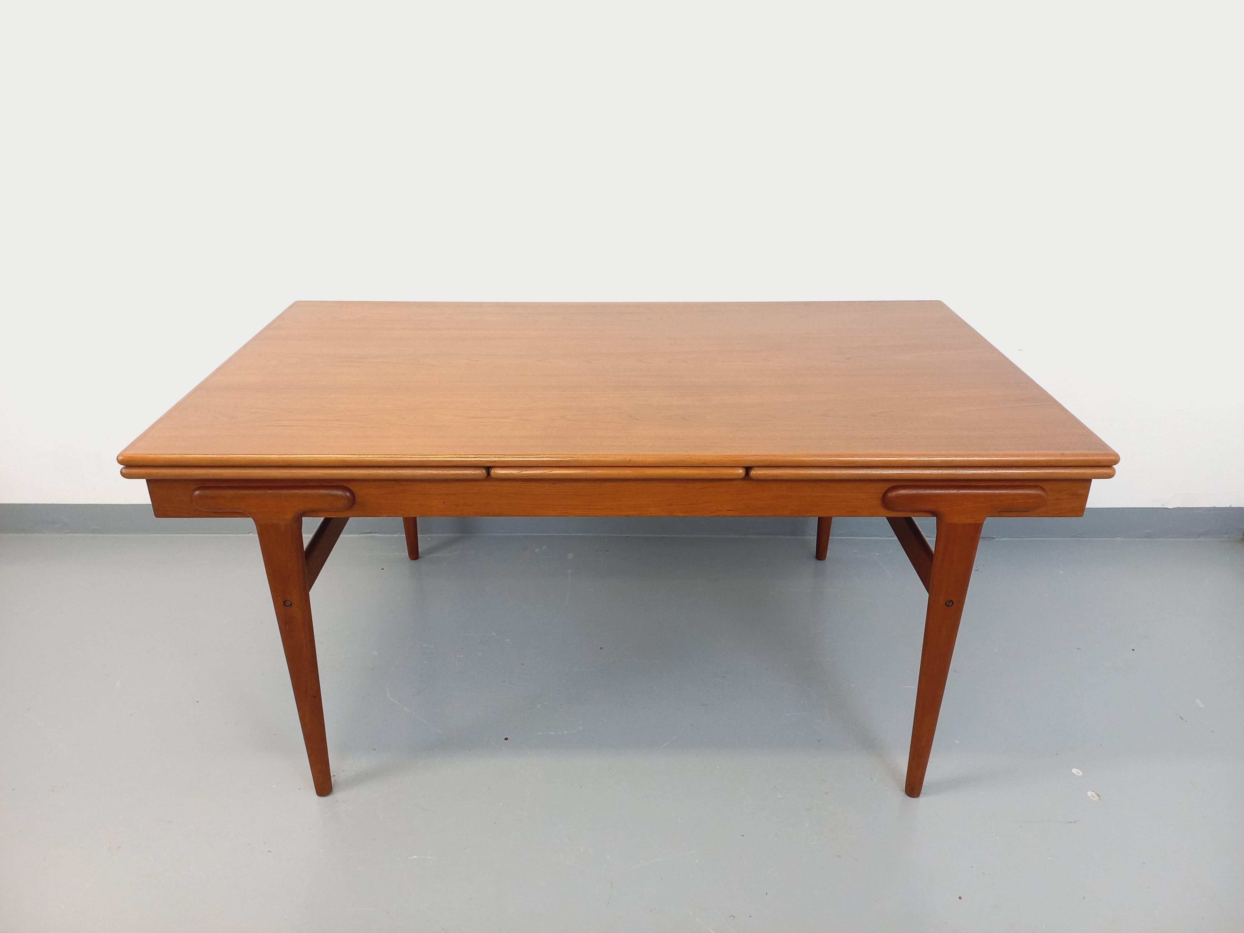 Teak Table à manger scandinave rectangulaire vintage de Ejvind A. Johansson années 60 For Sale