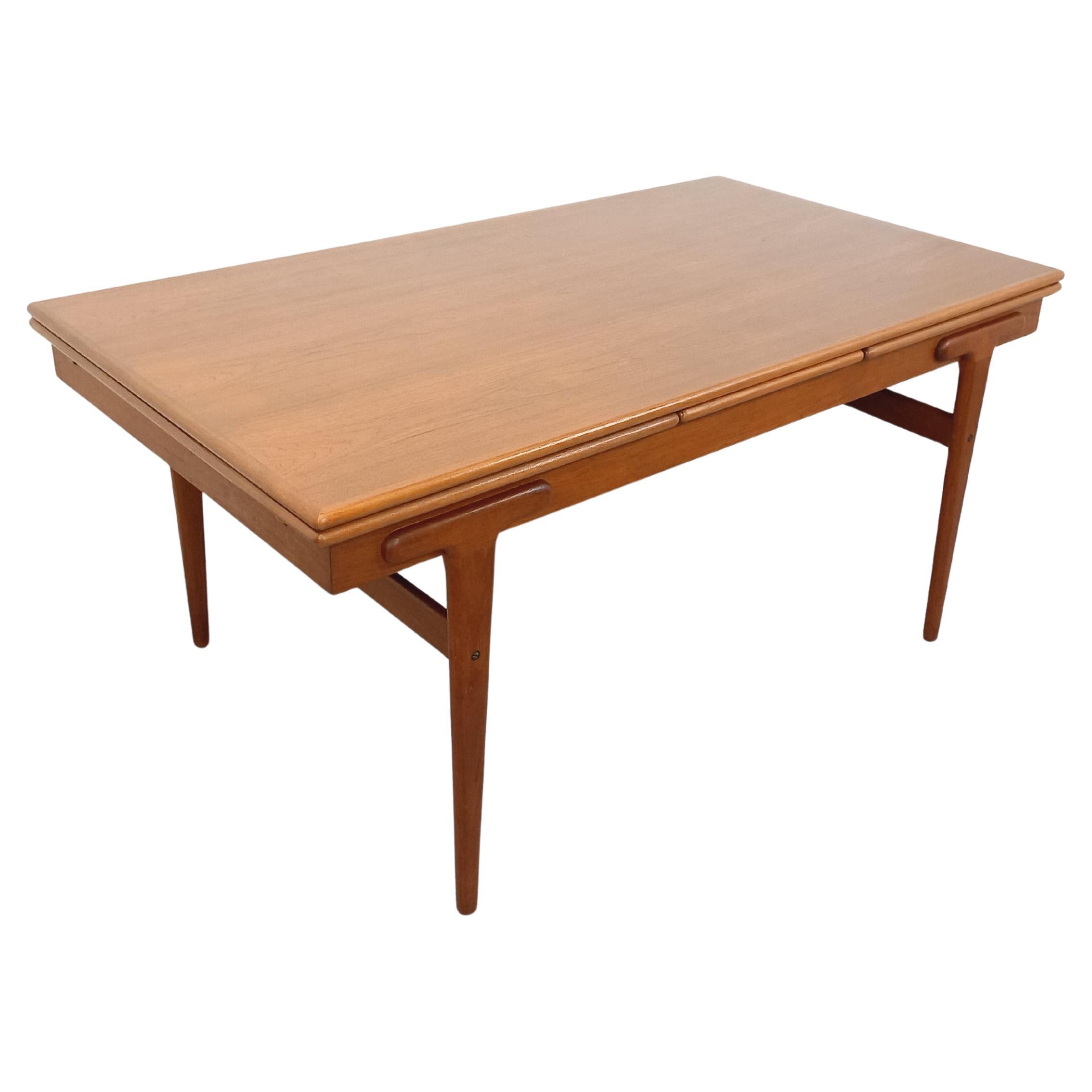 Table à manger scandinave rectangulaire vintage de Ejvind A. Johansson années 60 For Sale