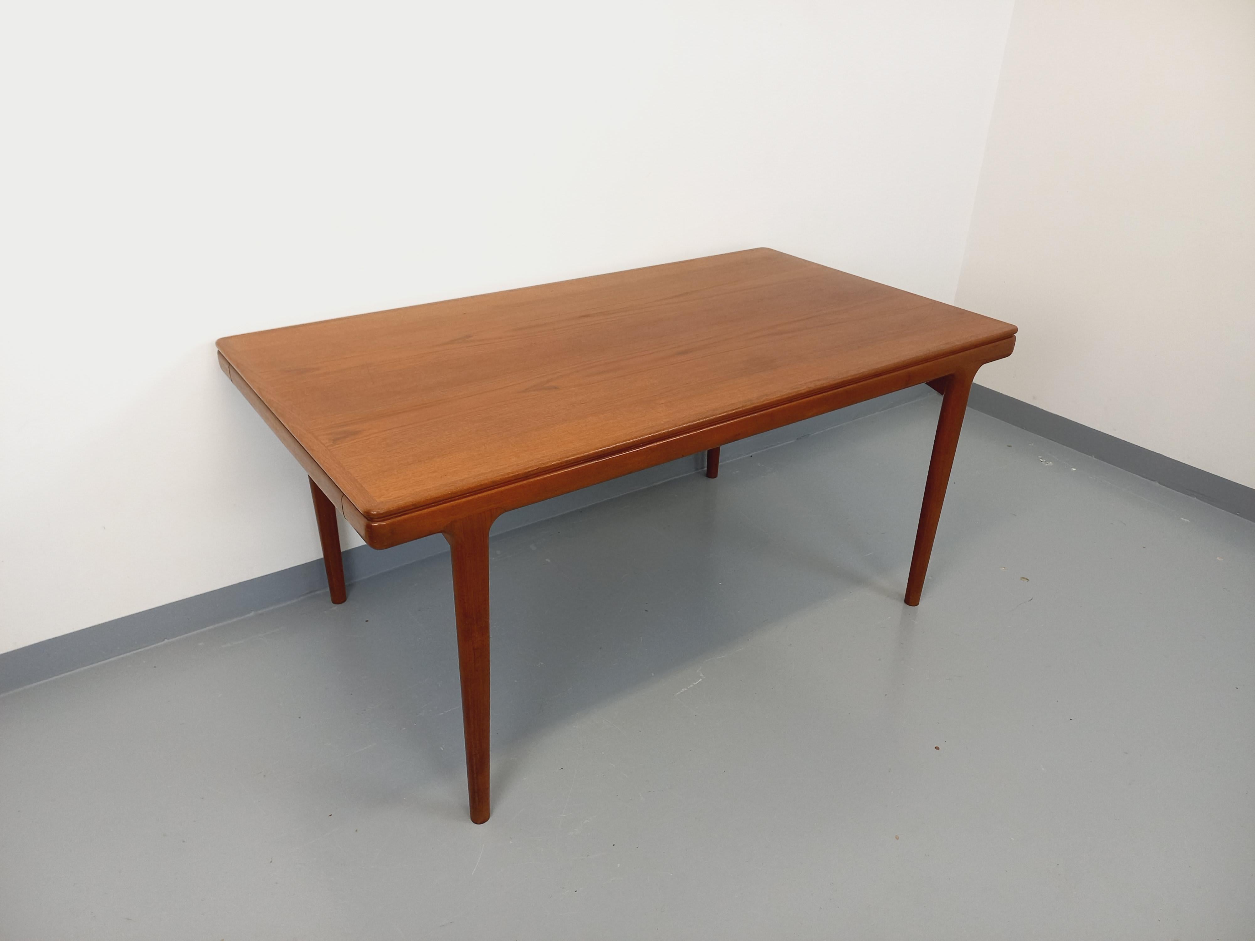 Tavolo da pranzo scandinavo rettangolare vintage di Johannes Andersen per Samcom in vendita 5