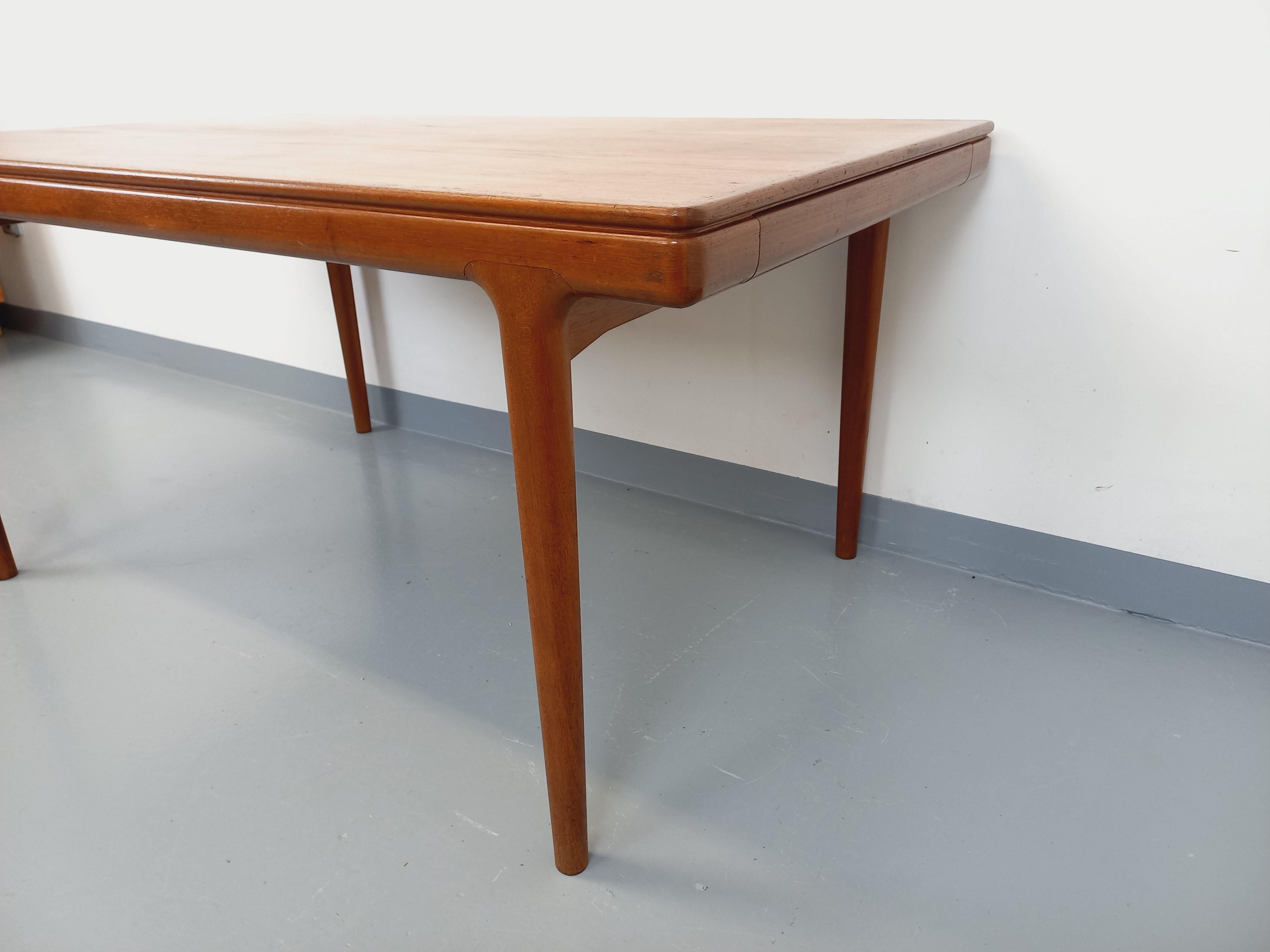 Tavolo da pranzo scandinavo rettangolare vintage di Johannes Andersen per Samcom in vendita 6