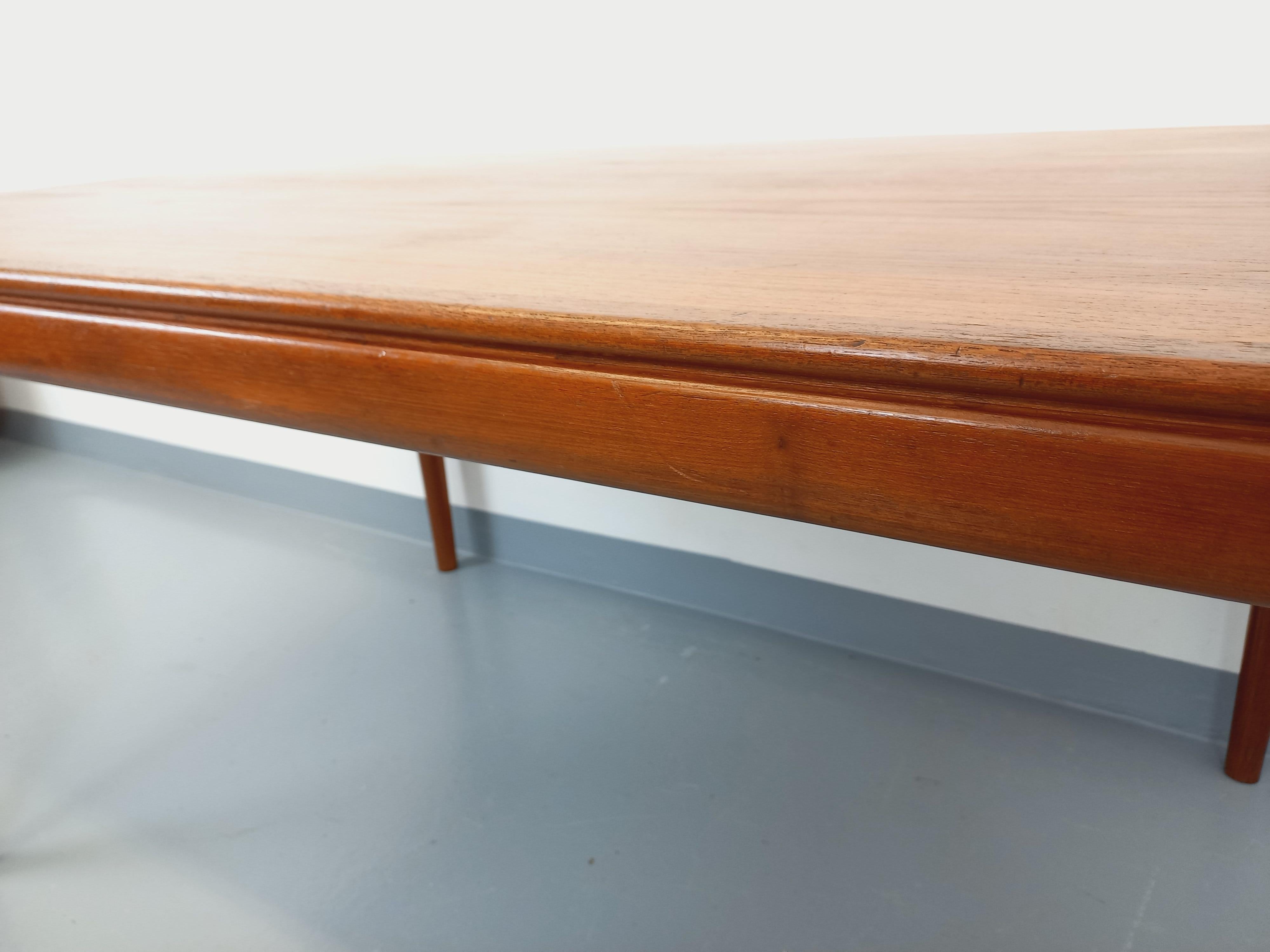 Tavolo da pranzo scandinavo rettangolare vintage di Johannes Andersen per Samcom in vendita 11