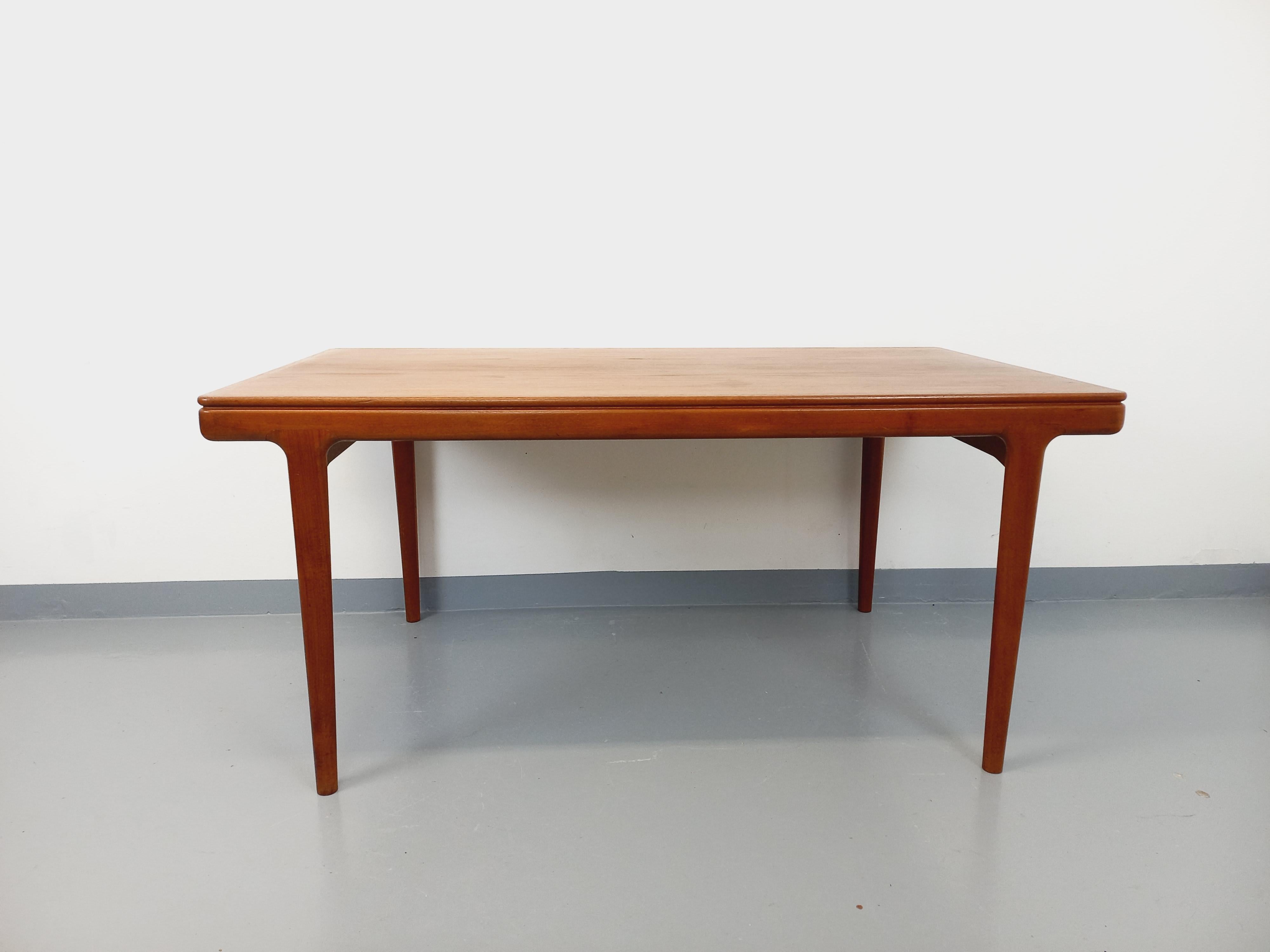 Scandinavo Tavolo da pranzo scandinavo rettangolare vintage di Johannes Andersen per Samcom in vendita