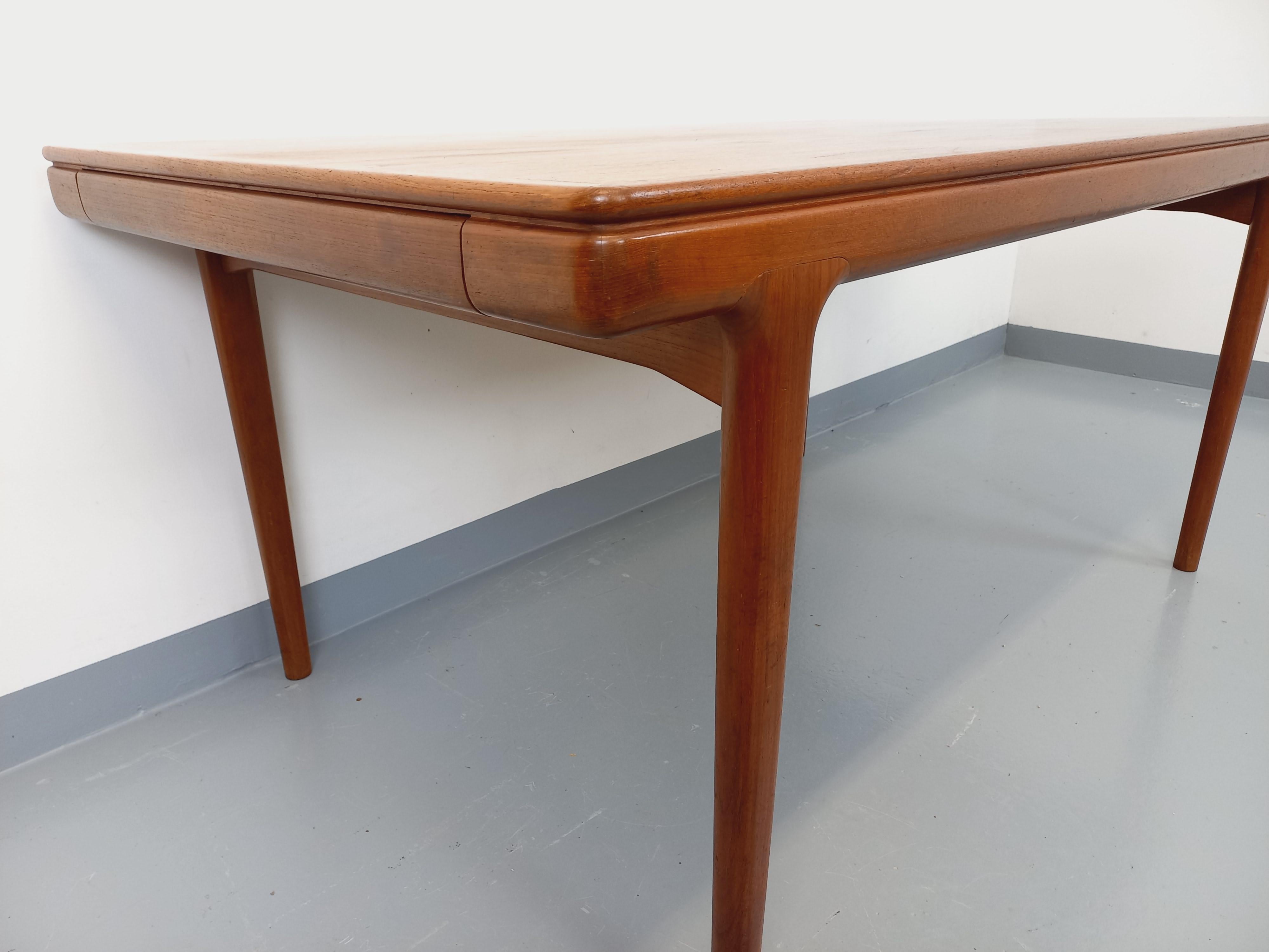 Tavolo da pranzo scandinavo rettangolare vintage di Johannes Andersen per Samcom In condizioni buone in vendita a BESANÇON, FR