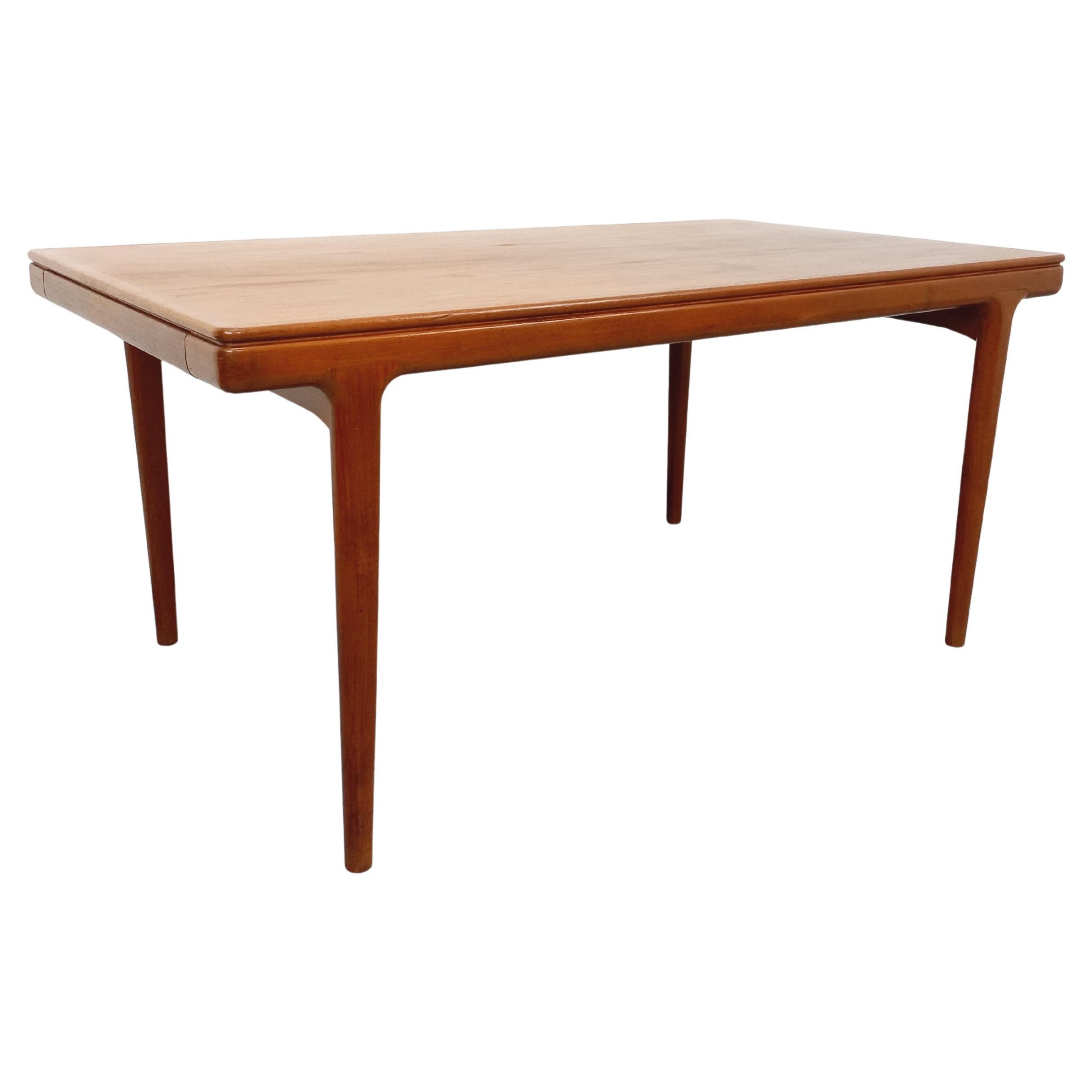 Tavolo da pranzo scandinavo rettangolare vintage di Johannes Andersen per Samcom in vendita