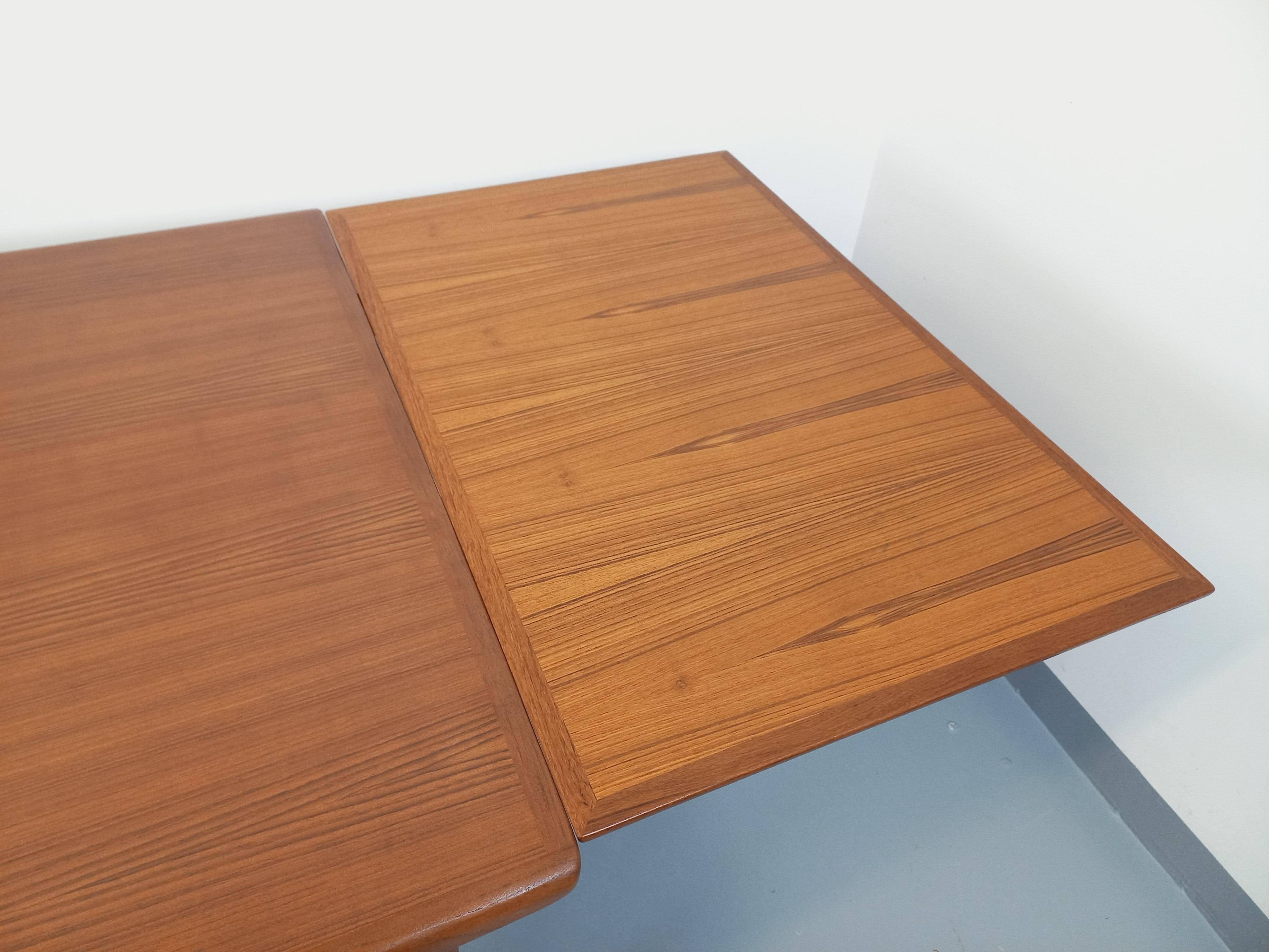 Table à manger scandinave rectangulaire vintage Dyrlund des années 60 en teck For Sale 6