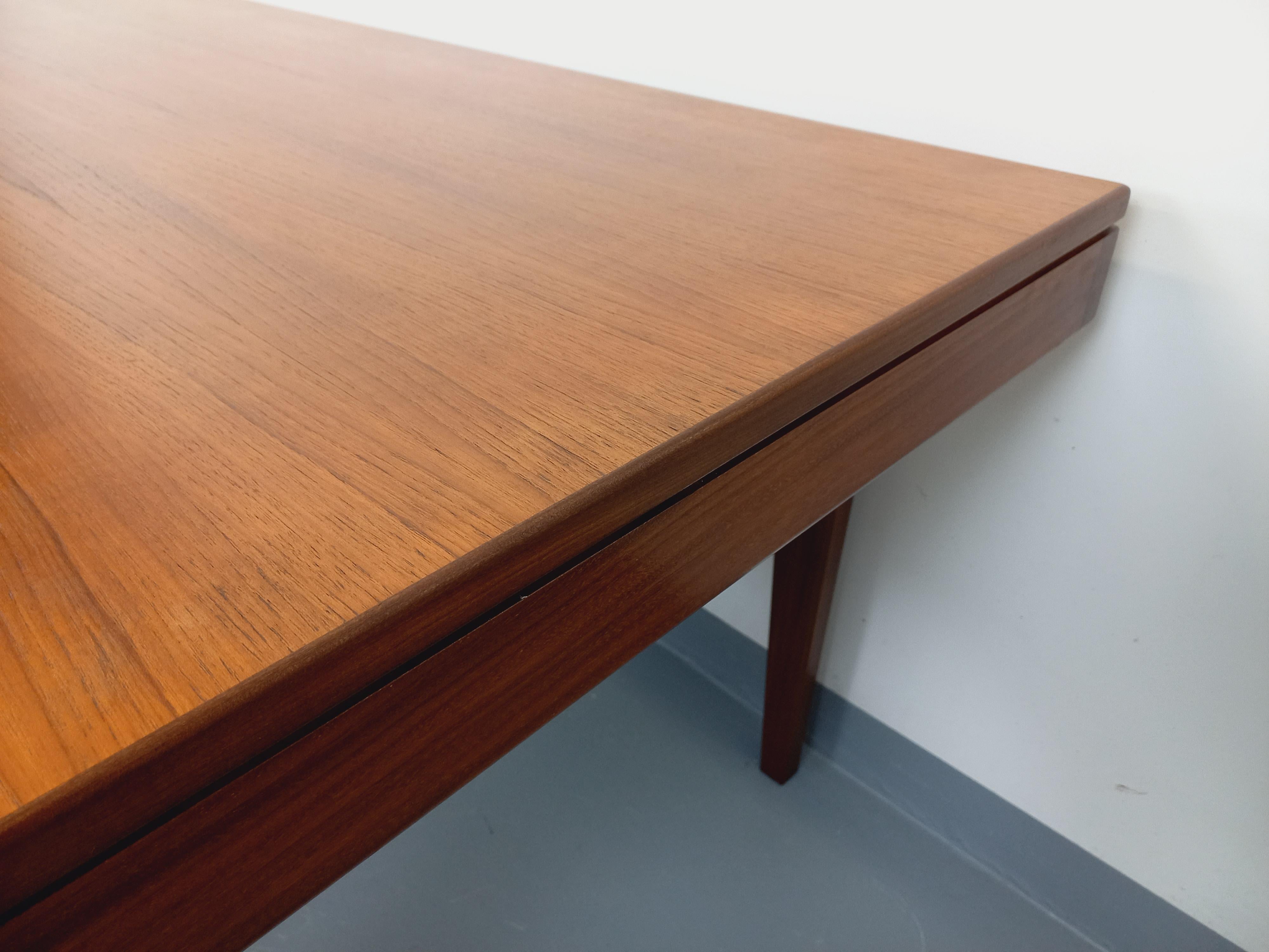 Table à manger scandinave vintage des années 50 60 en teck avec rallonge en vente 5