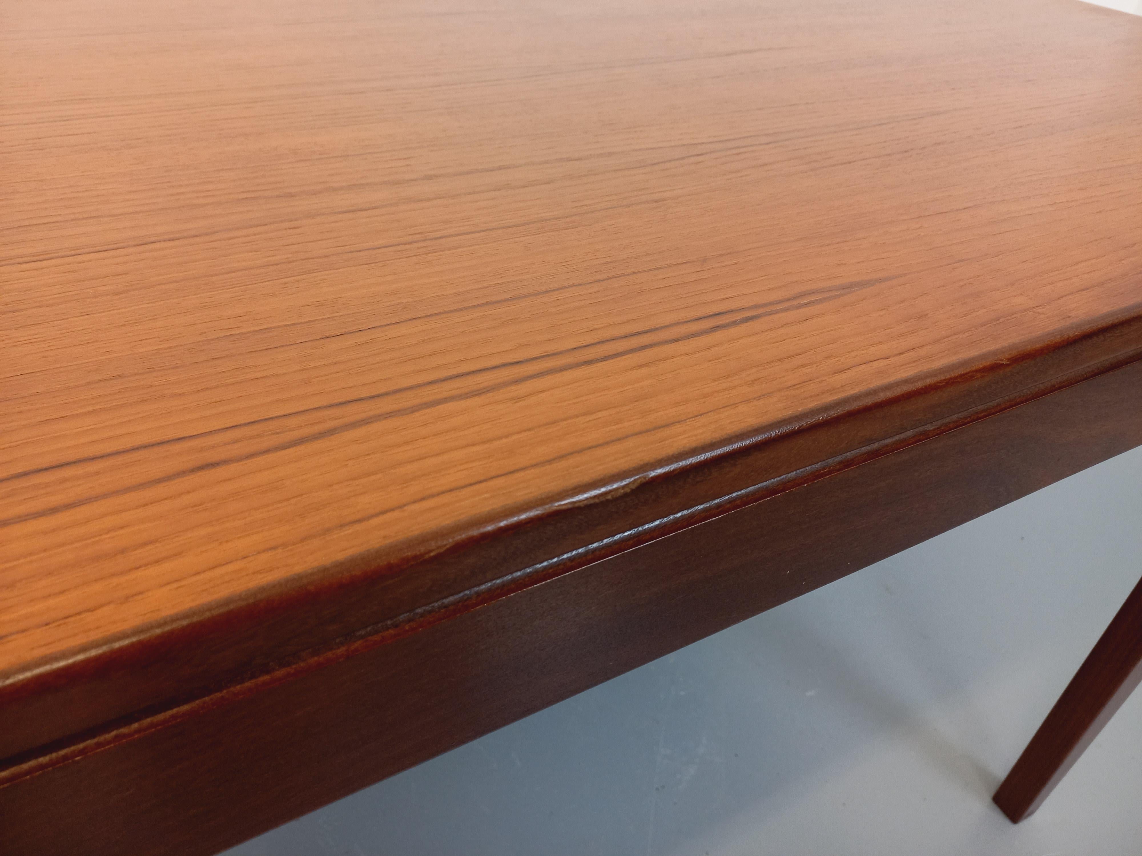 Table à manger scandinave vintage des années 50 60 en teck avec rallonge en vente 6
