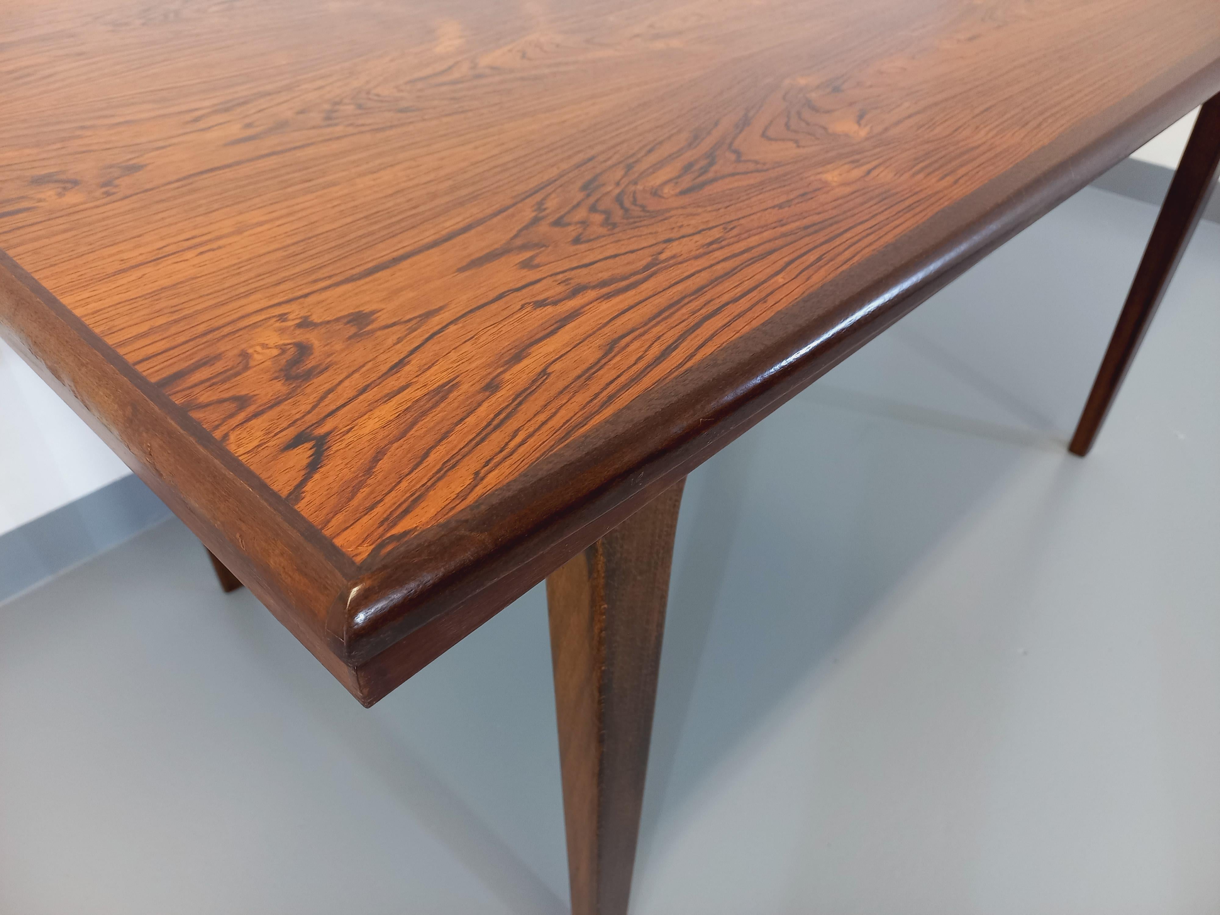 Table à manger style scandinave vintage des années 50 60 en palissandre en vente 3