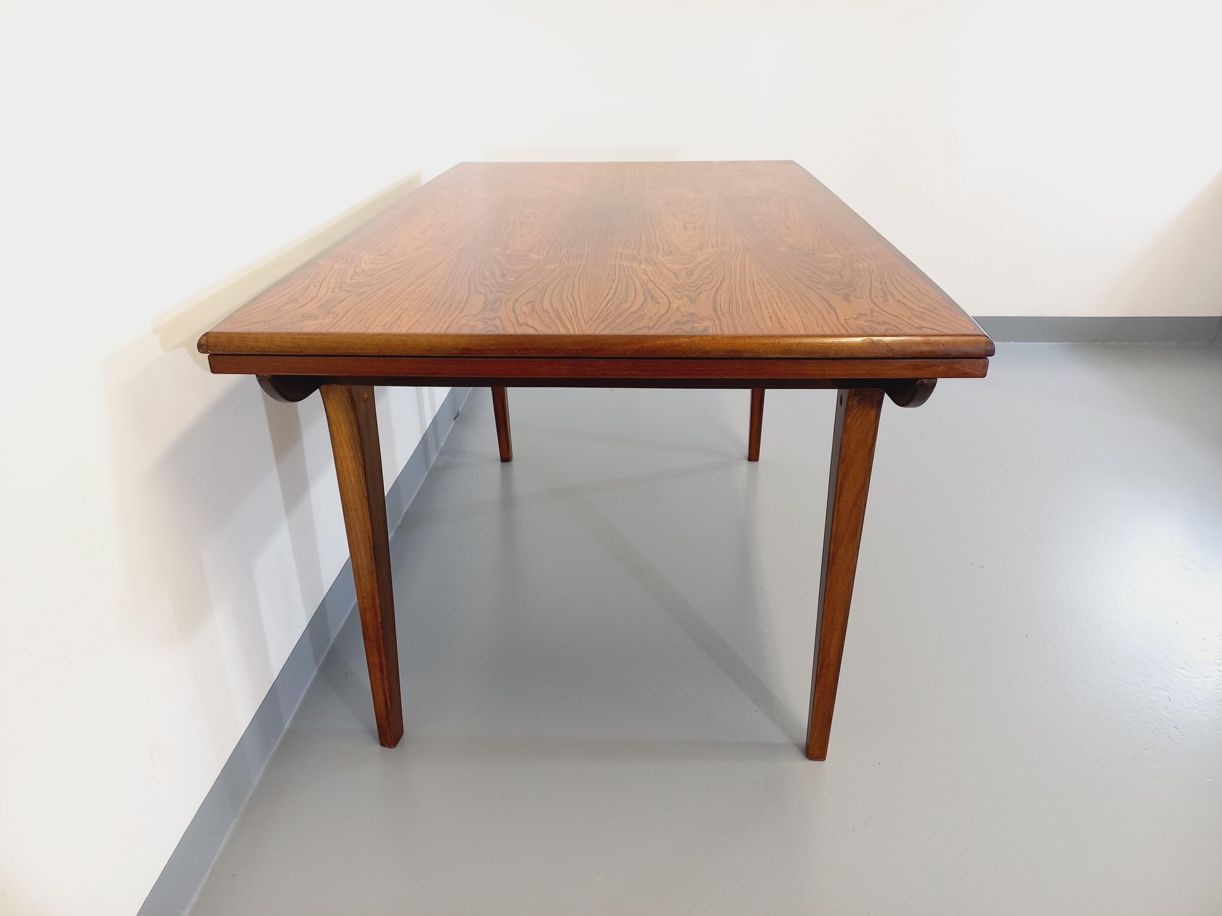 Table à manger style scandinave vintage des années 50 60 en palissandre en vente 4