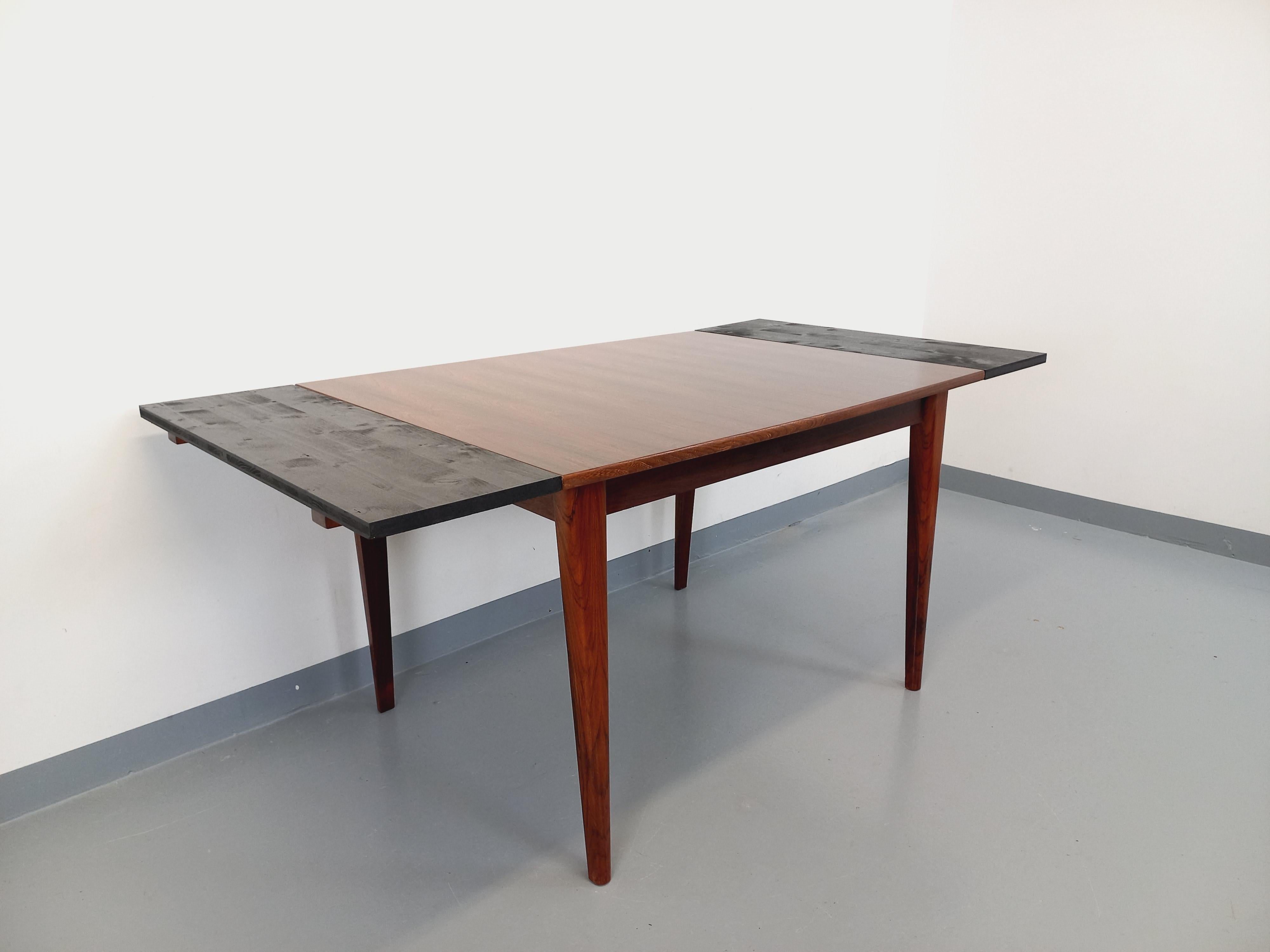 Table à manger style scandinave vintage des années 50 60 en palissandre en vente 7