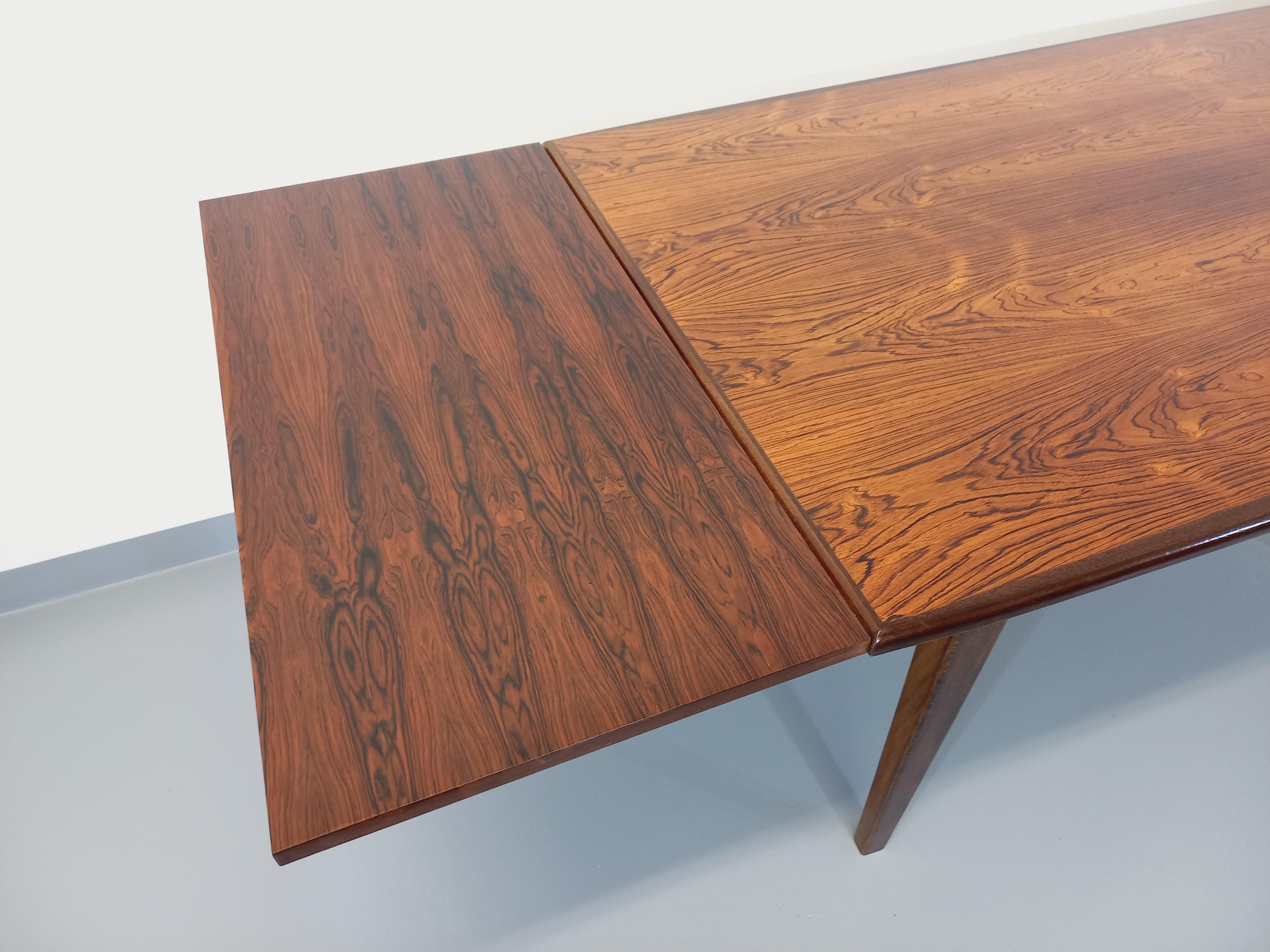 Table à manger style scandinave vintage des années 50 60 en palissandre Bon état - En vente à BESANÇON, FR