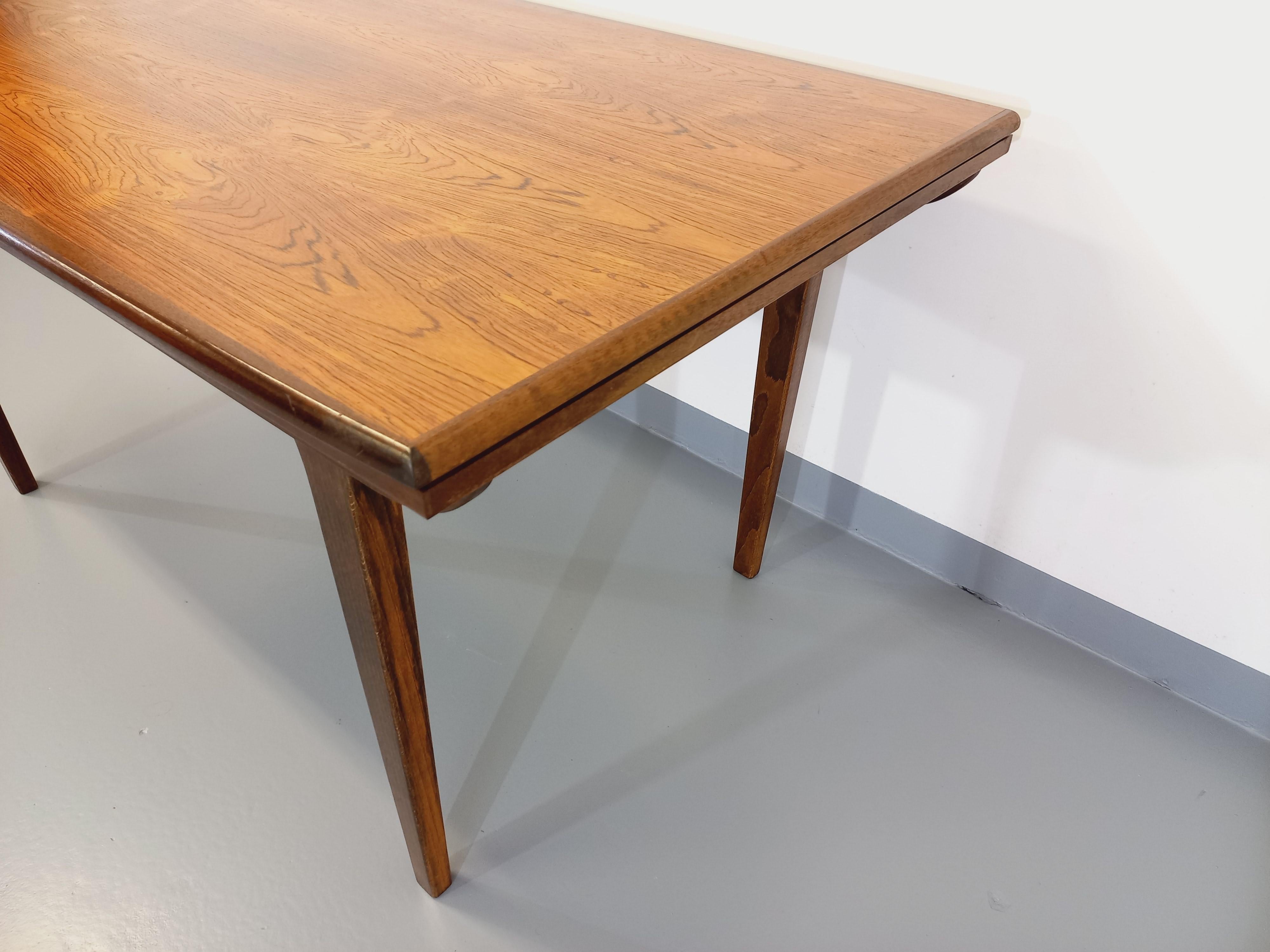 Table à manger style scandinave vintage des années 50 60 en palissandre en vente 1