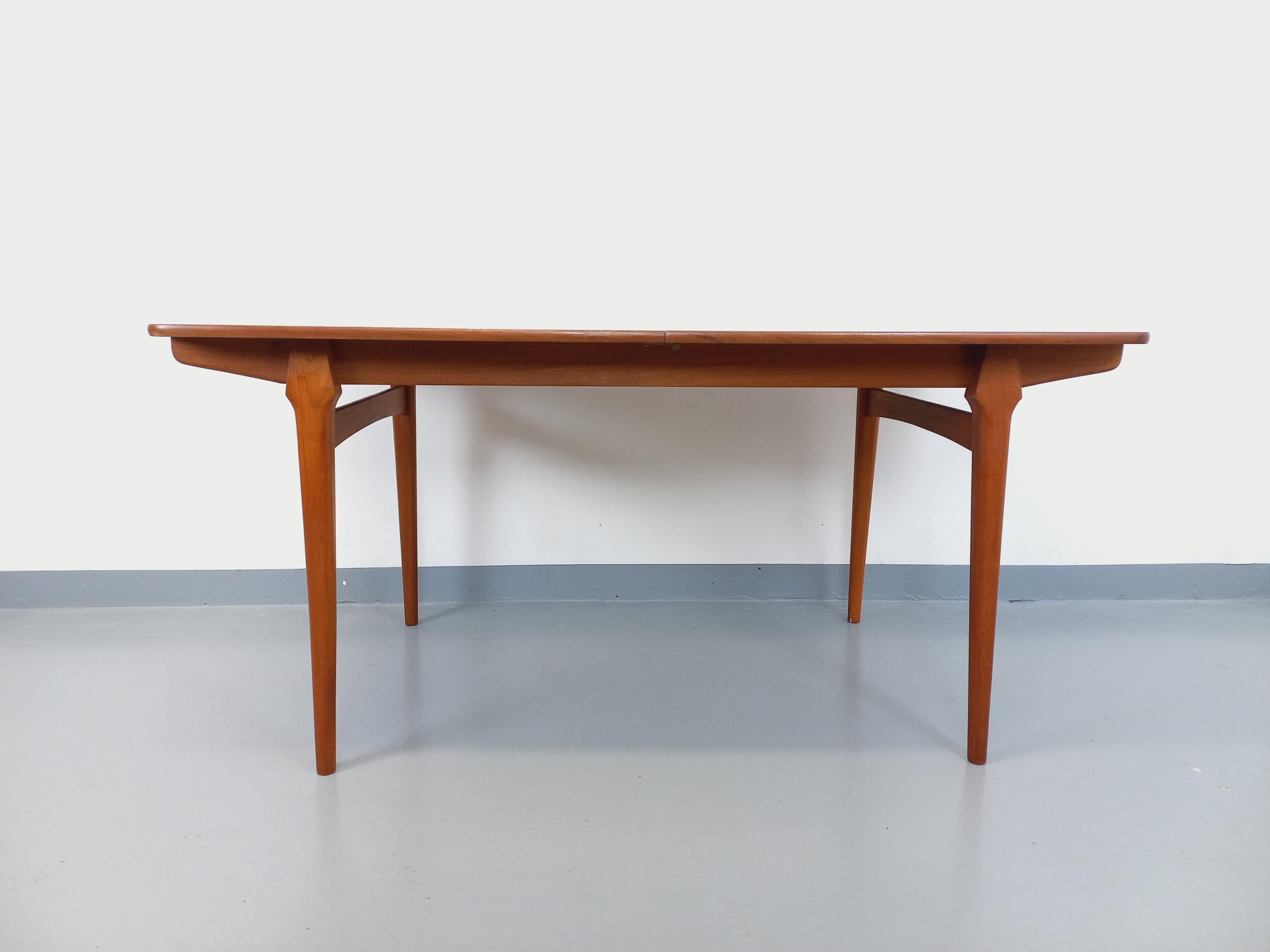 Table à manger style scandinave vintage des années 50 60 en teck avec rallonges 3