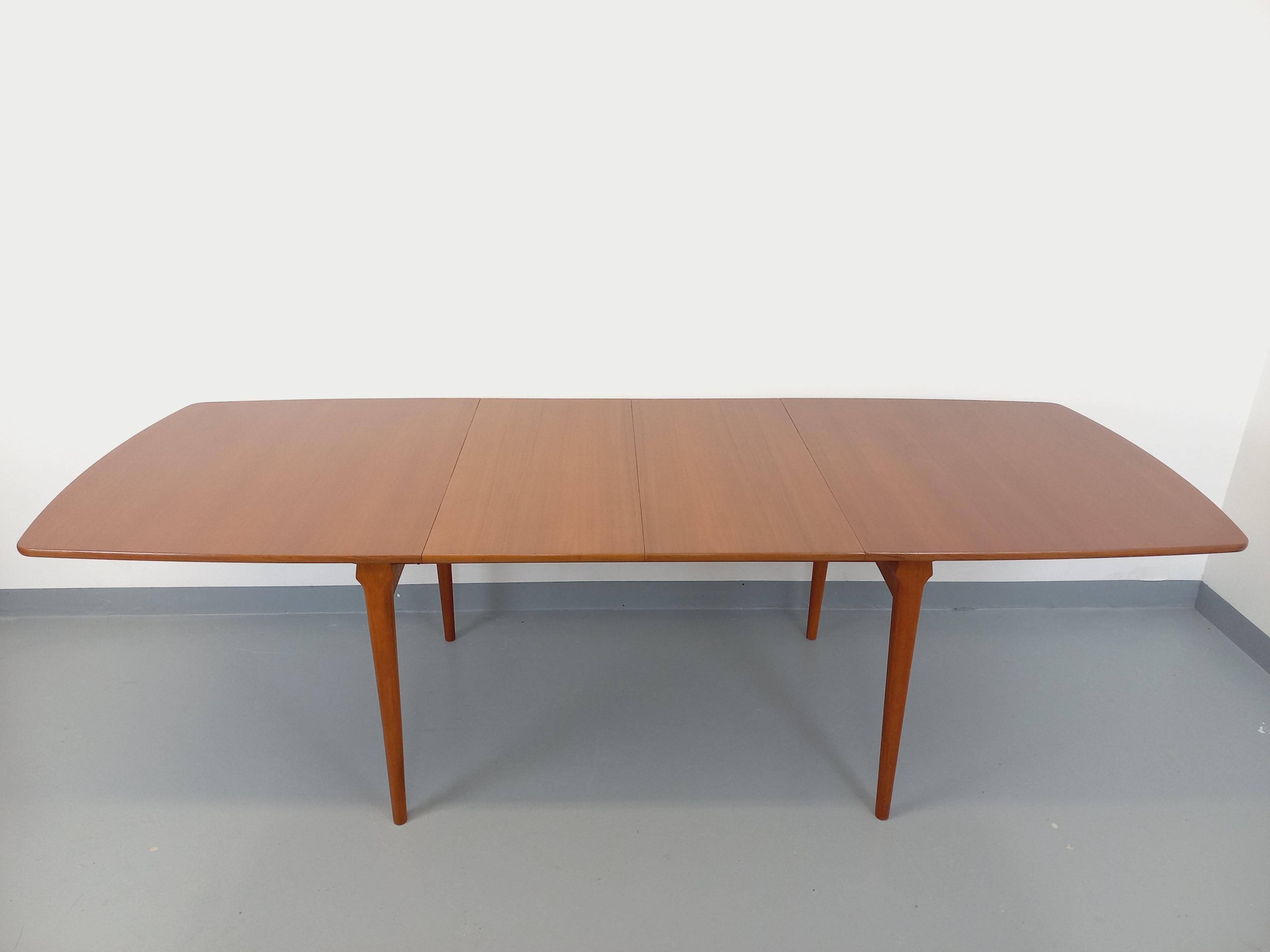 Table à manger style scandinave vintage des années 50 60 en teck avec rallonges 9