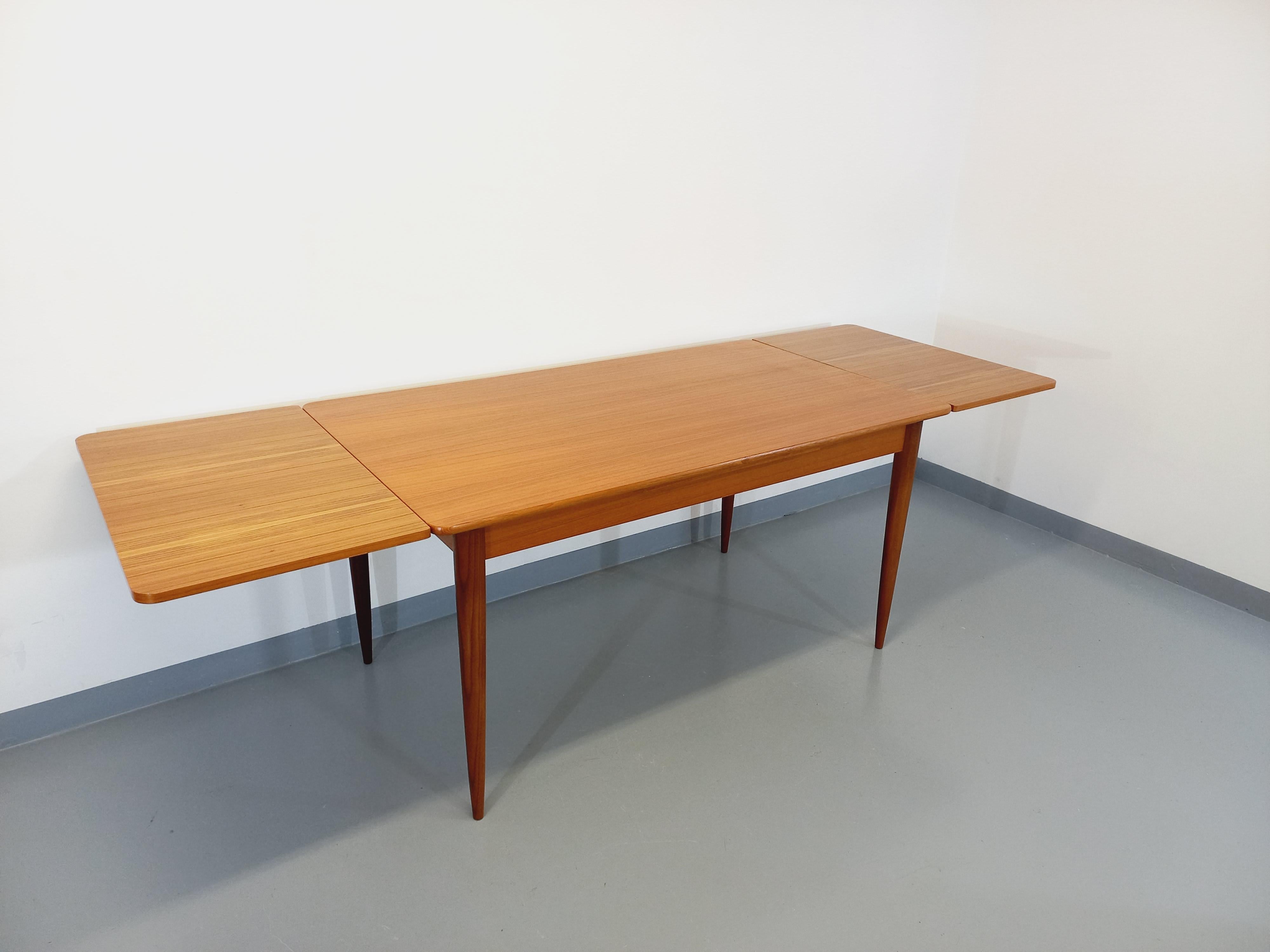 Scandinave Table à manger style scandinave vintage des années 50 60 en teck avec rallonges