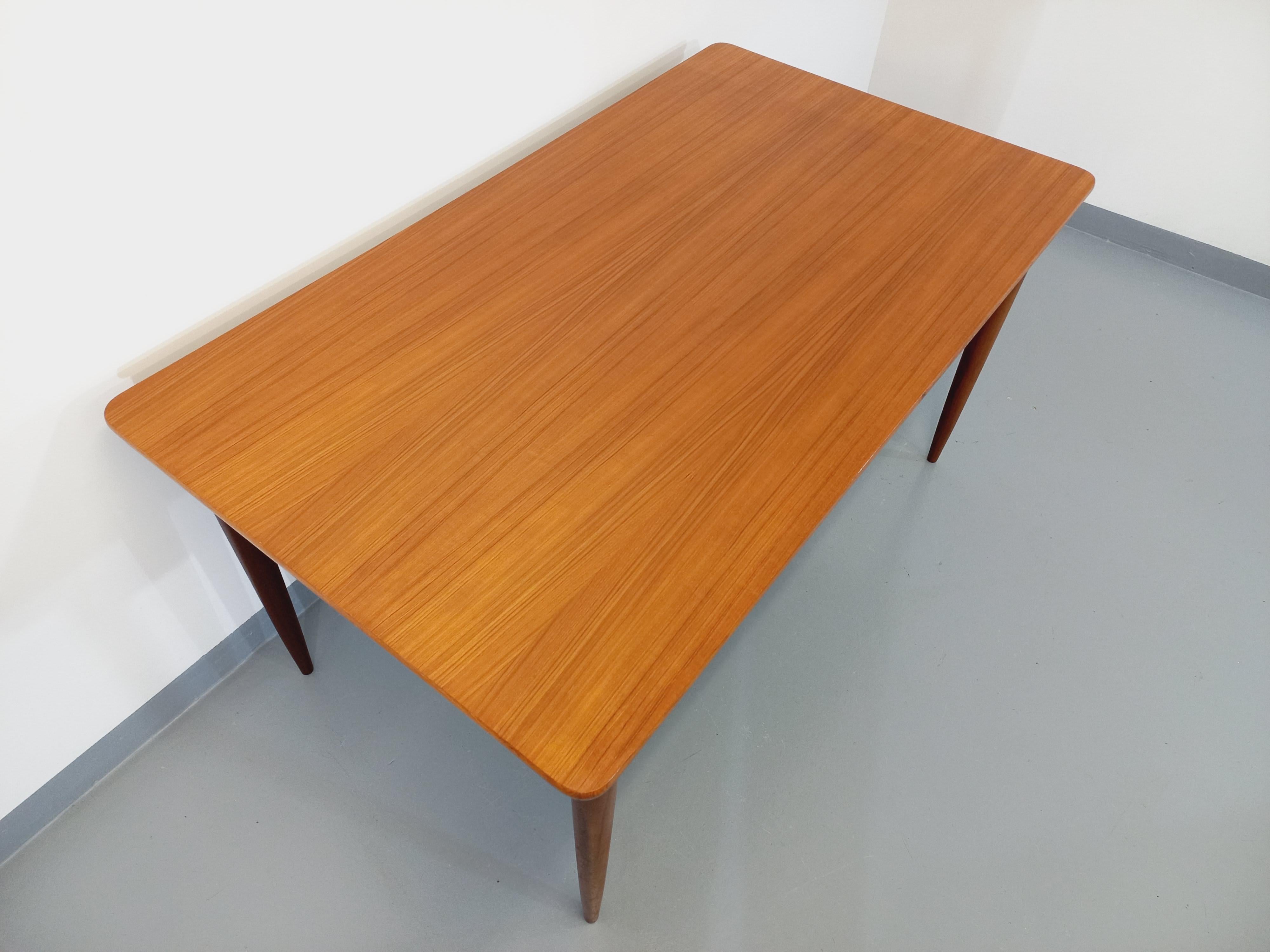 Table à manger style scandinave vintage des années 50 60 en teck avec rallonges 2