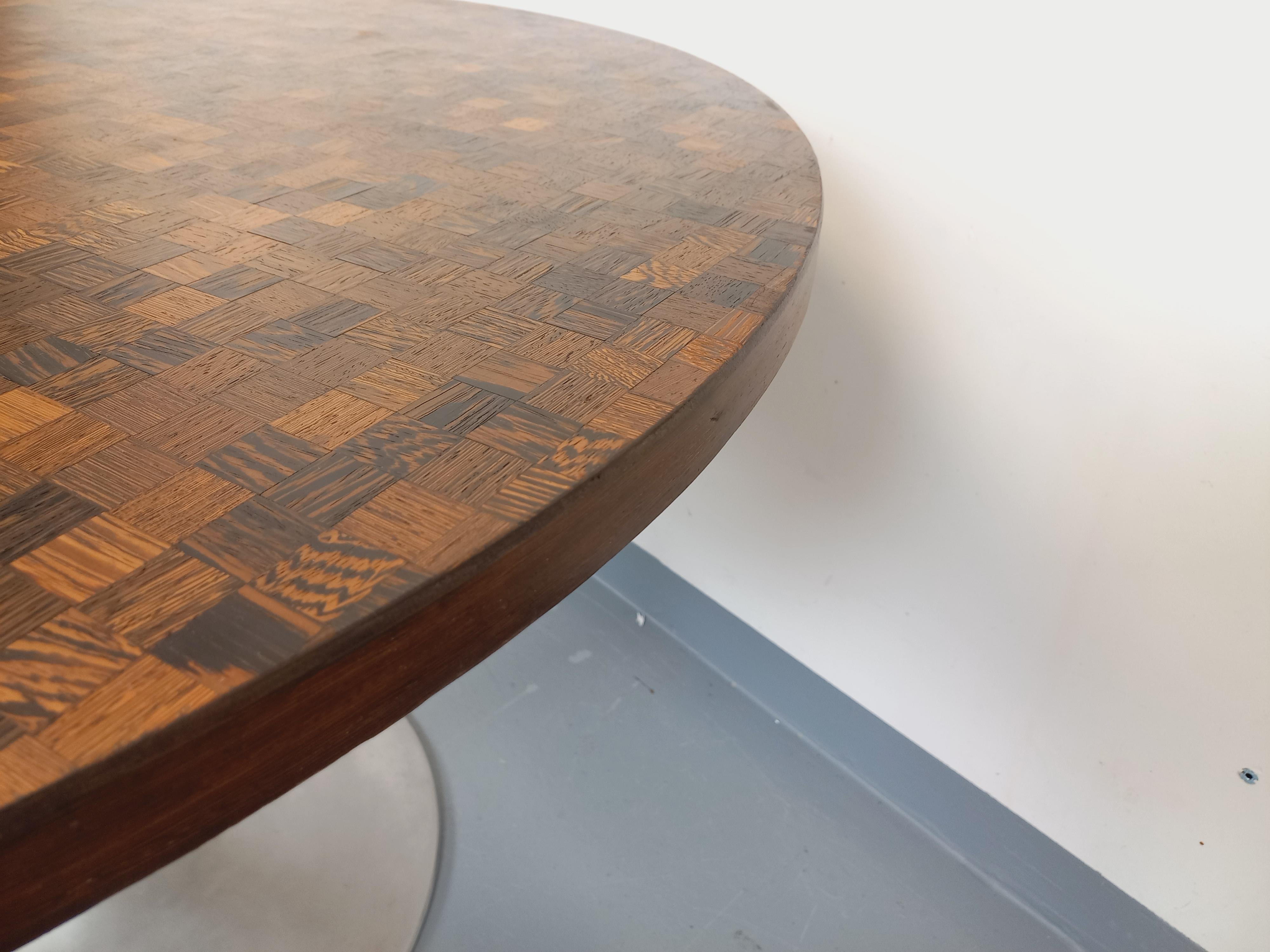 Table à manger tulipe ronde vintage style Knoll des années 70 mosaïque de bois im Angebot 7