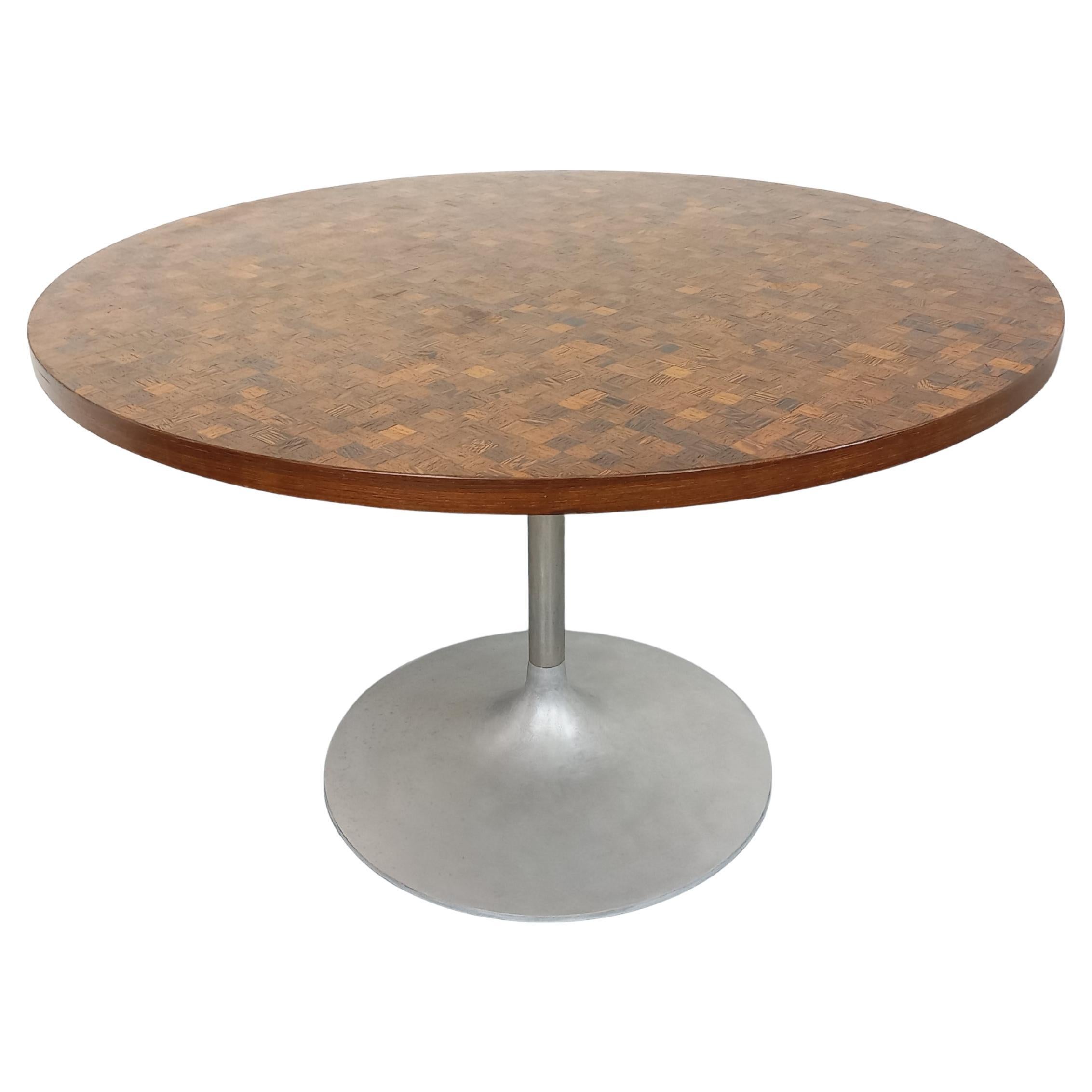 Table à manger tulipe ronde vintage style Knoll des années 70 mosaïque de bois im Angebot