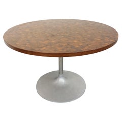 Table à manger tulipe ronde vintage style Knoll des années 70 mosaïque de bois