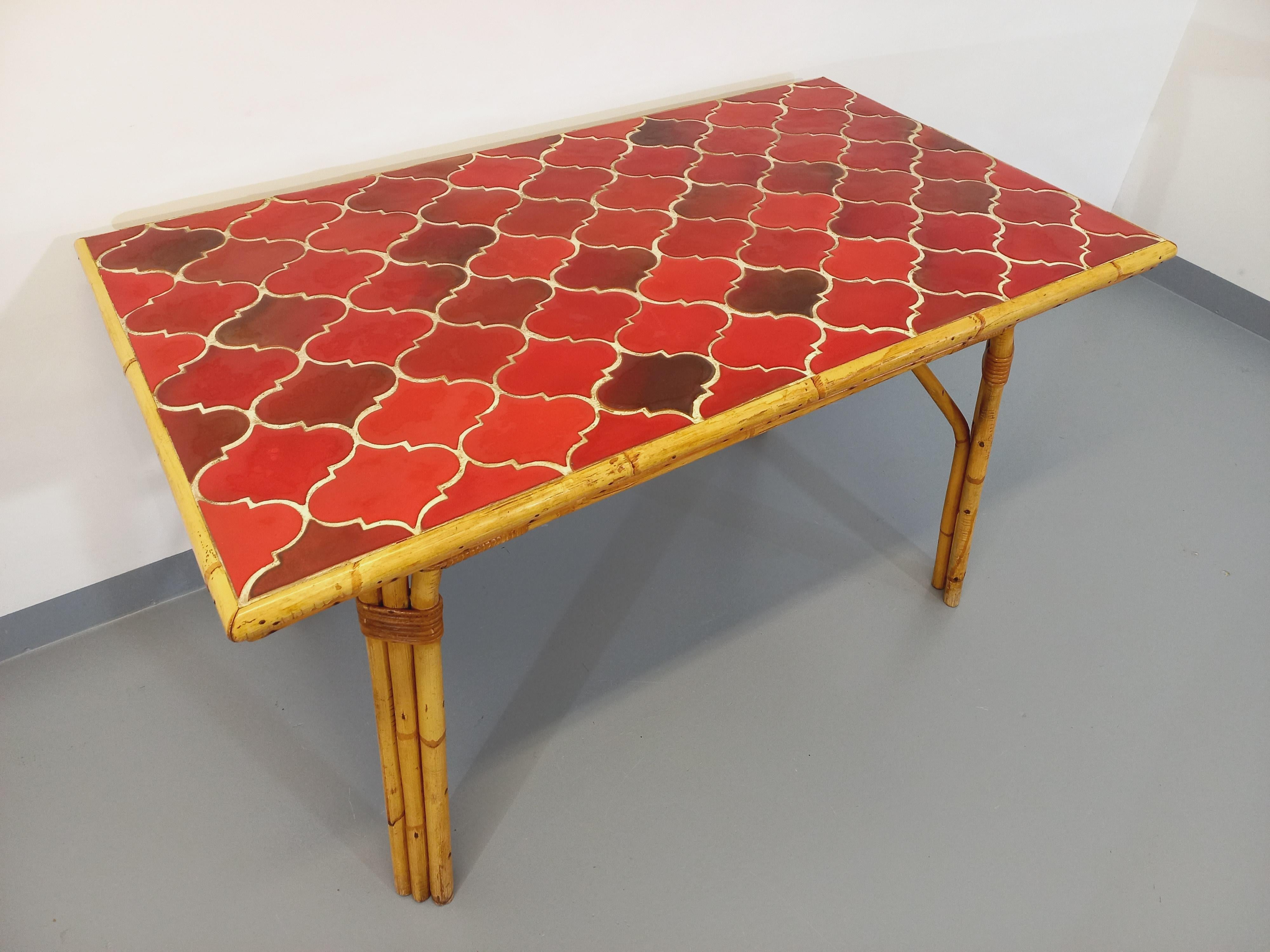 Table à manger vintage Audoux Minet en rotin et céramique de Vallauris en vente 6