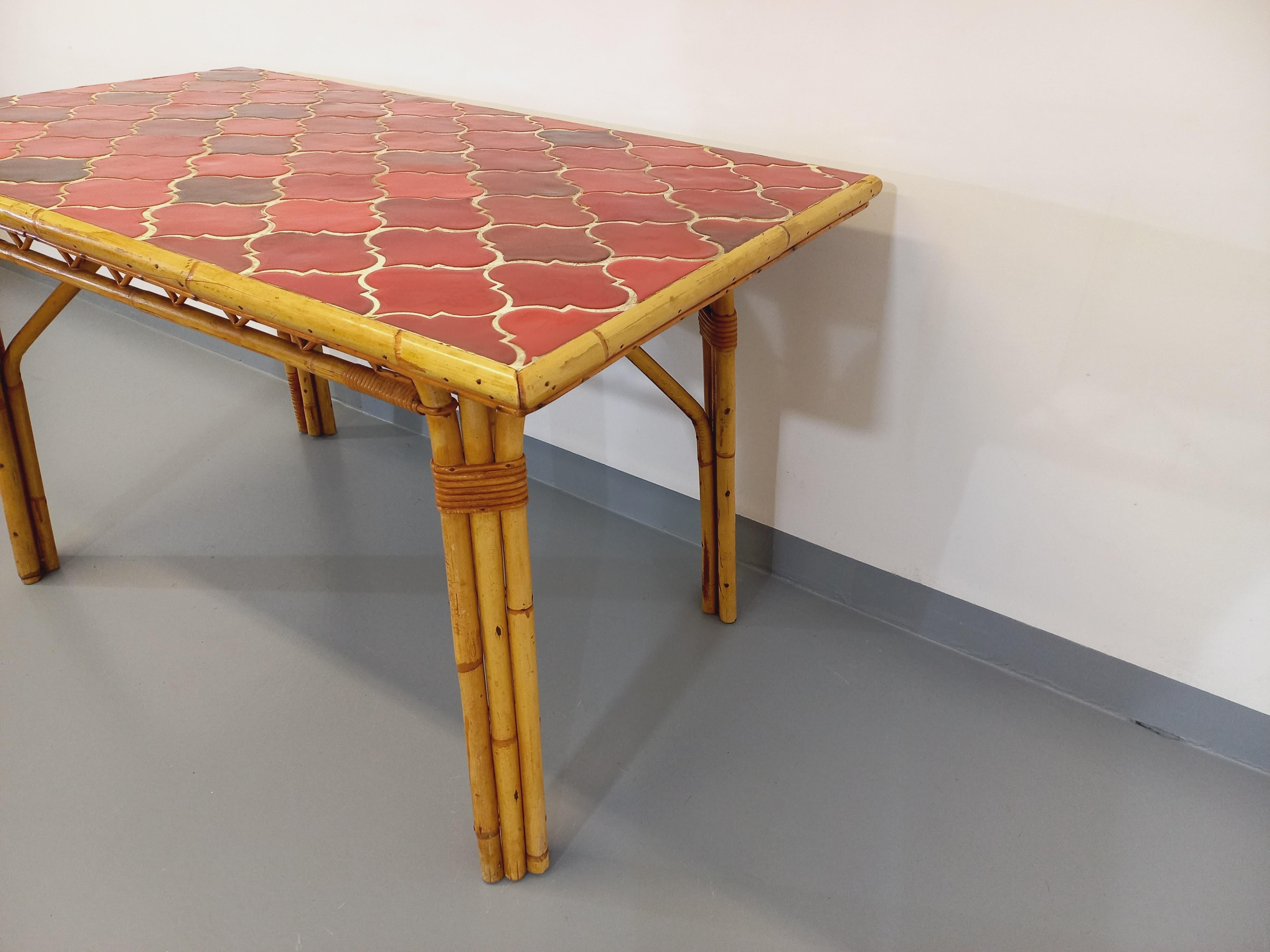 Céramique Table à manger vintage Audoux Minet en rotin et céramique de Vallauris en vente