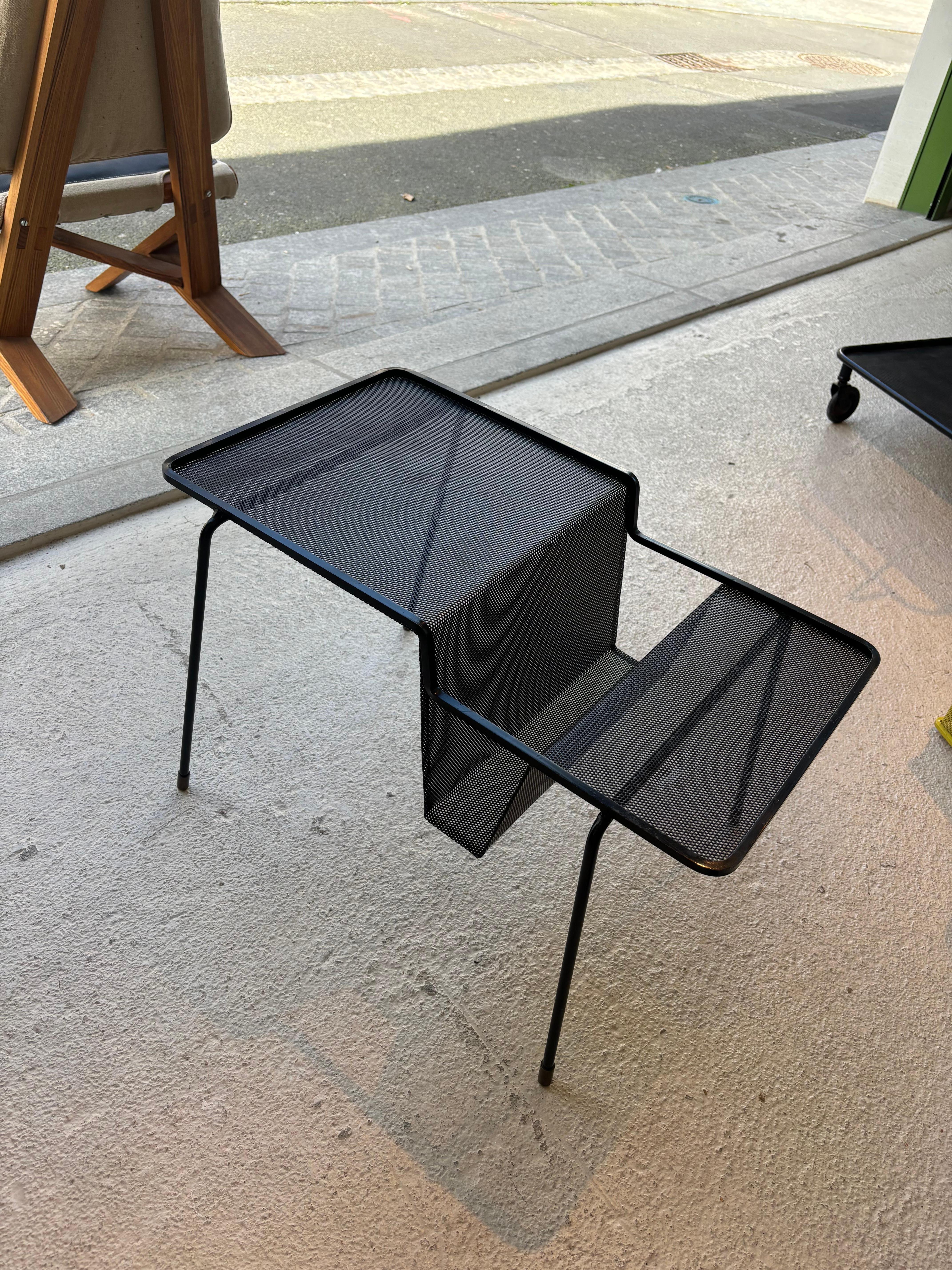 Mid-Century moderno Table à porte revue dite java par Mathieu Matégot in vendita