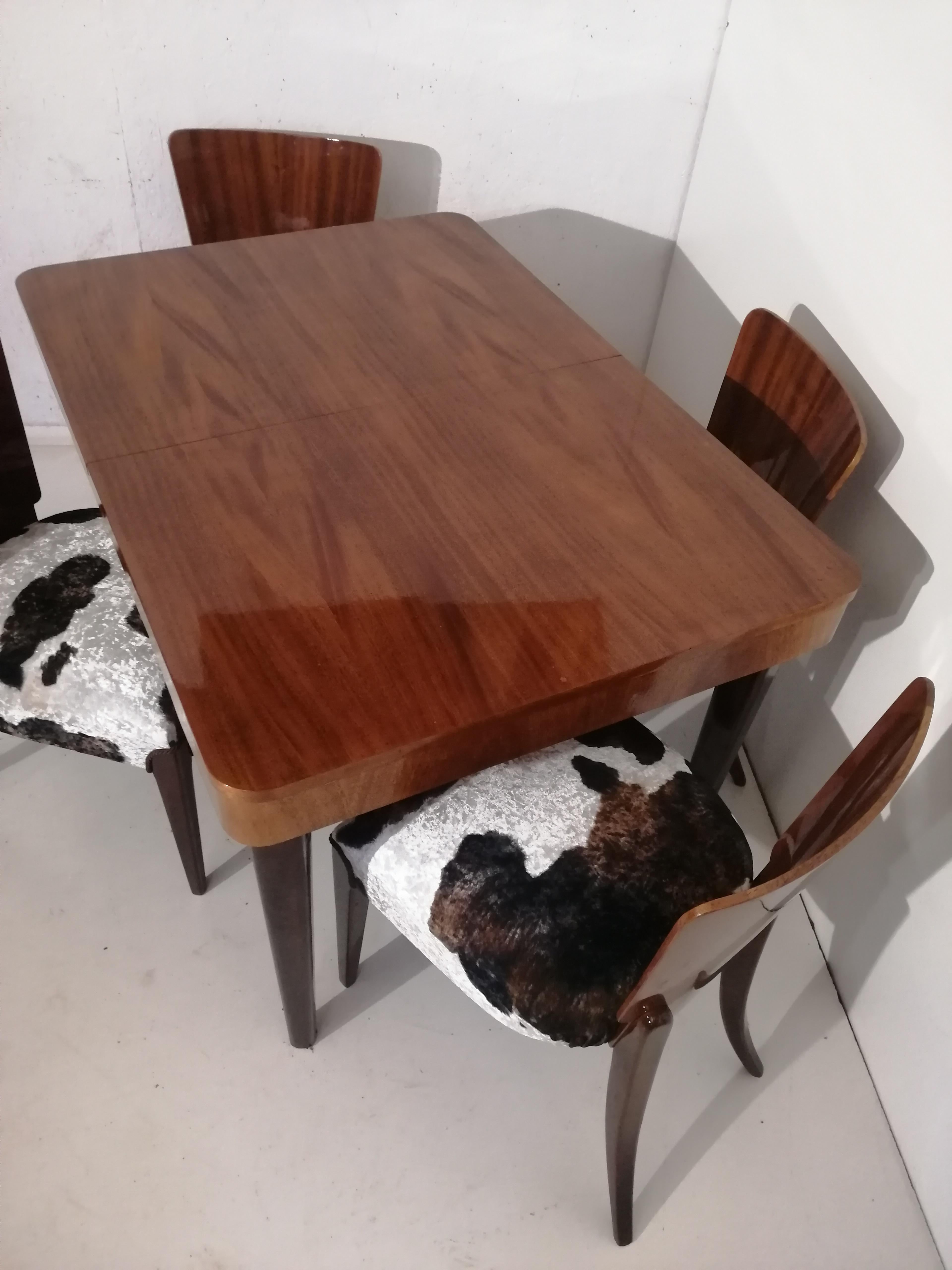 Table and Four Art Deco Chair by J. Halabala In Good Condition For Sale In Kraków, Małopolska