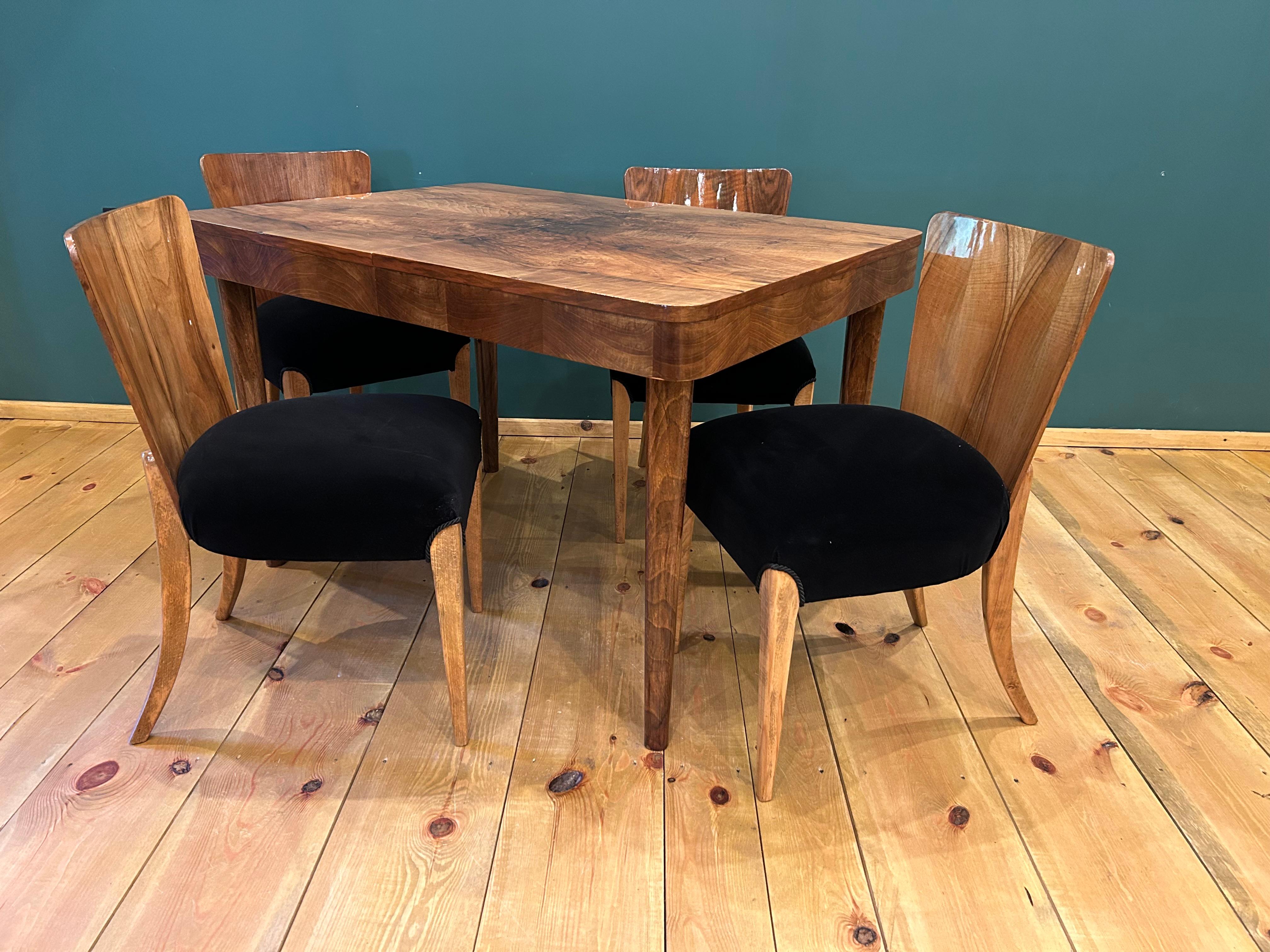 Table and Four Art Deco Chair by J. Halabala In Good Condition For Sale In Kraków, Małopolska