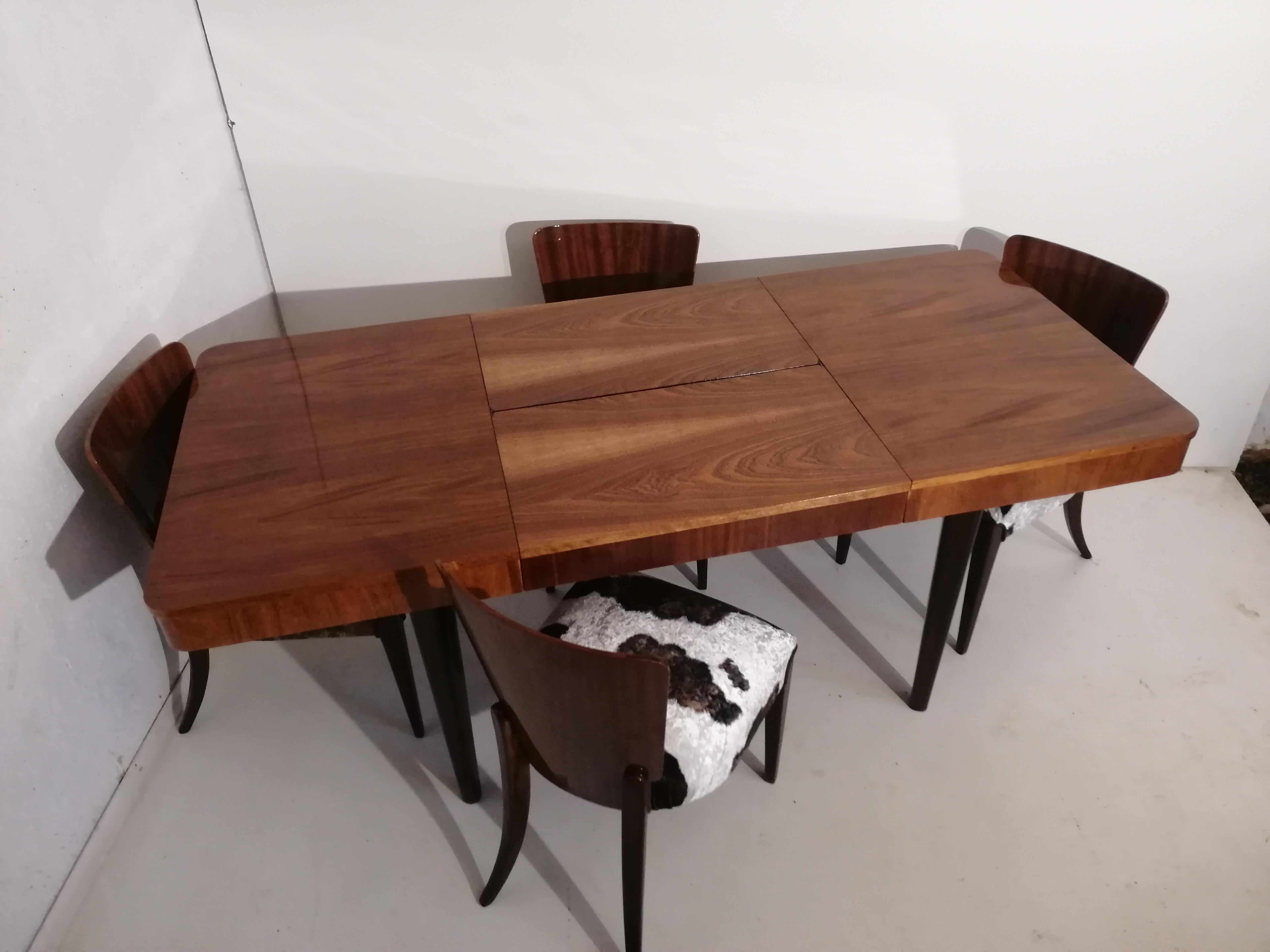 Tisch und vier Art-Déco-Stühle von J. Halabala im Angebot 2