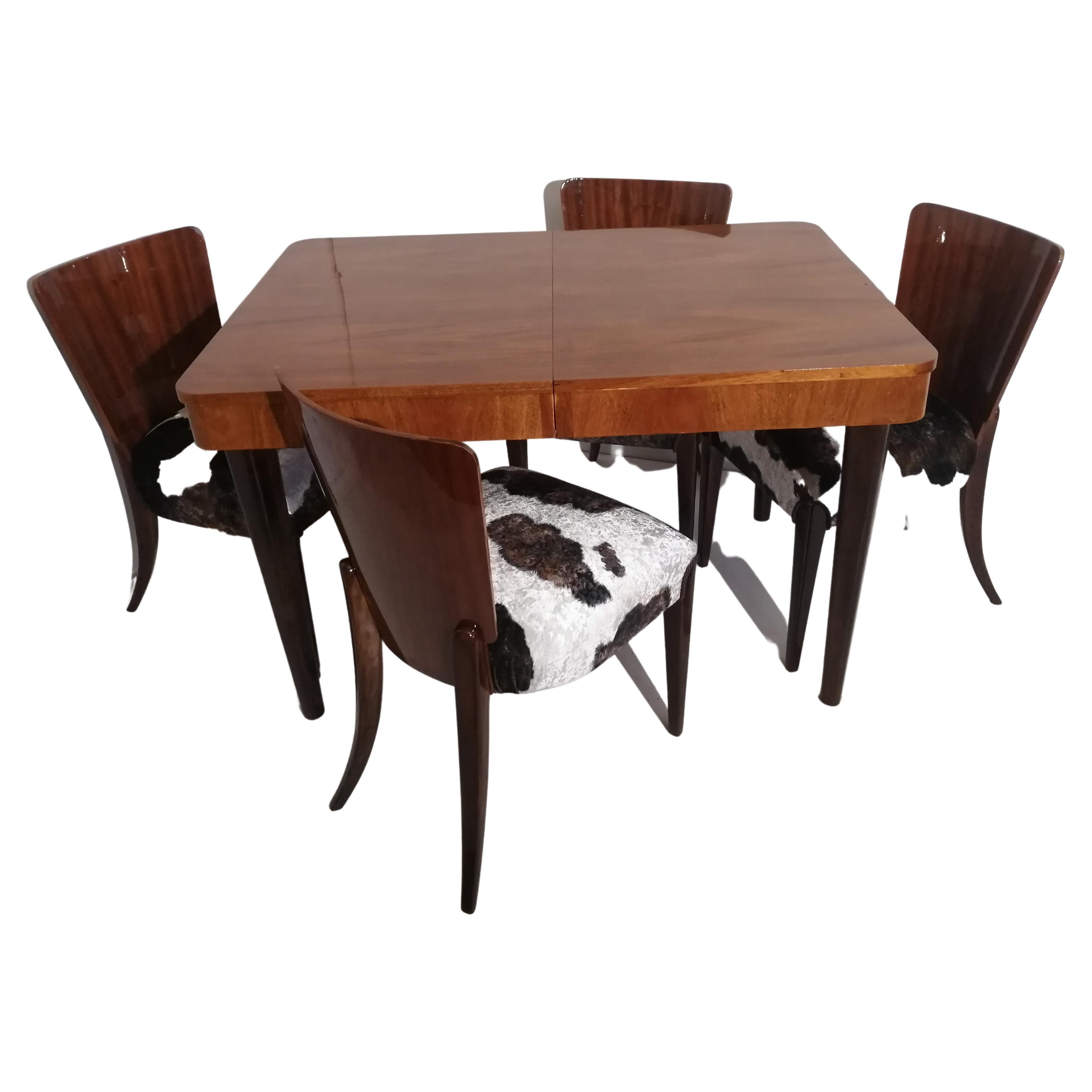 Tisch und vier Art-Déco-Stühle von J. Halabala