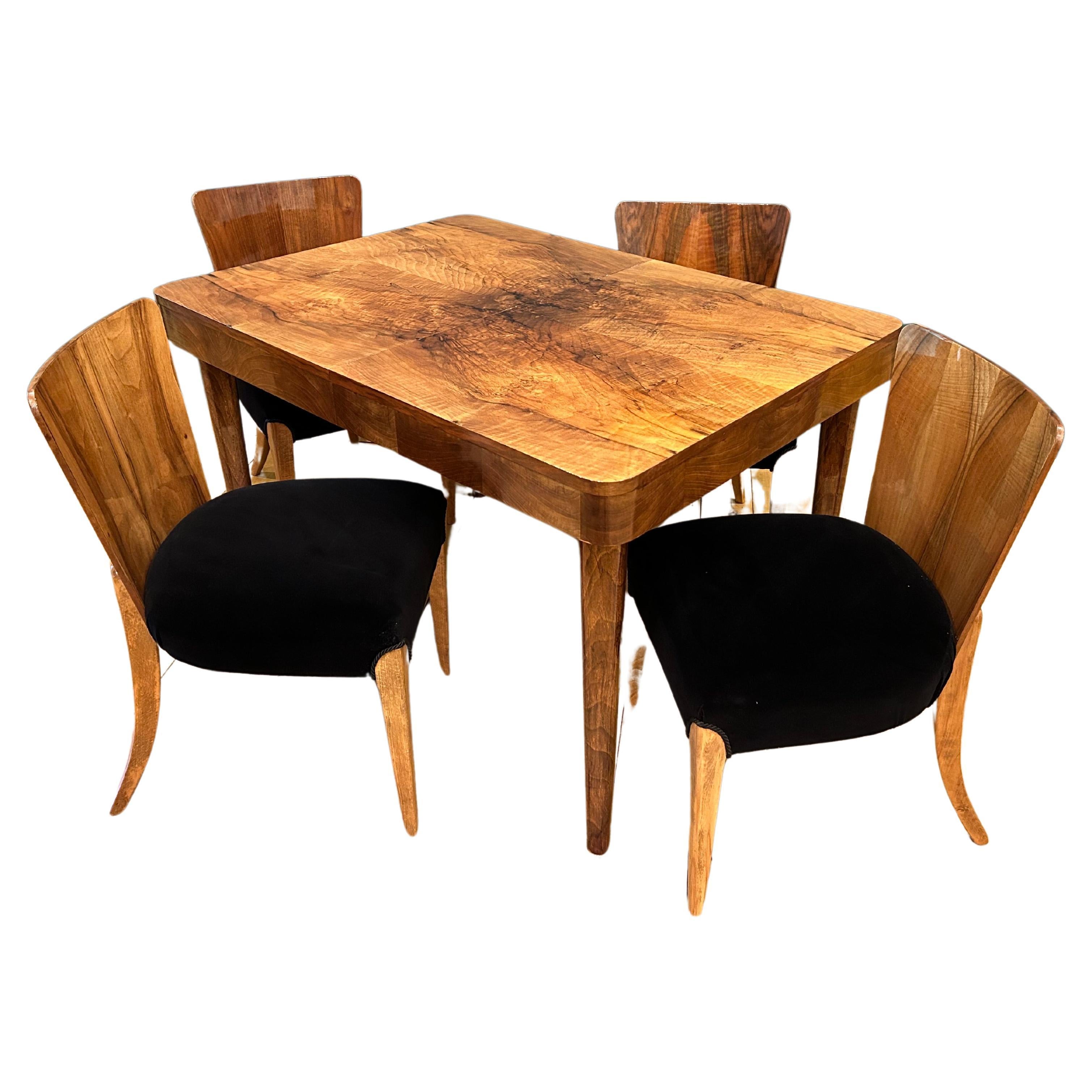 Tisch und vier Art-Déco-Stühle von J. Halabala