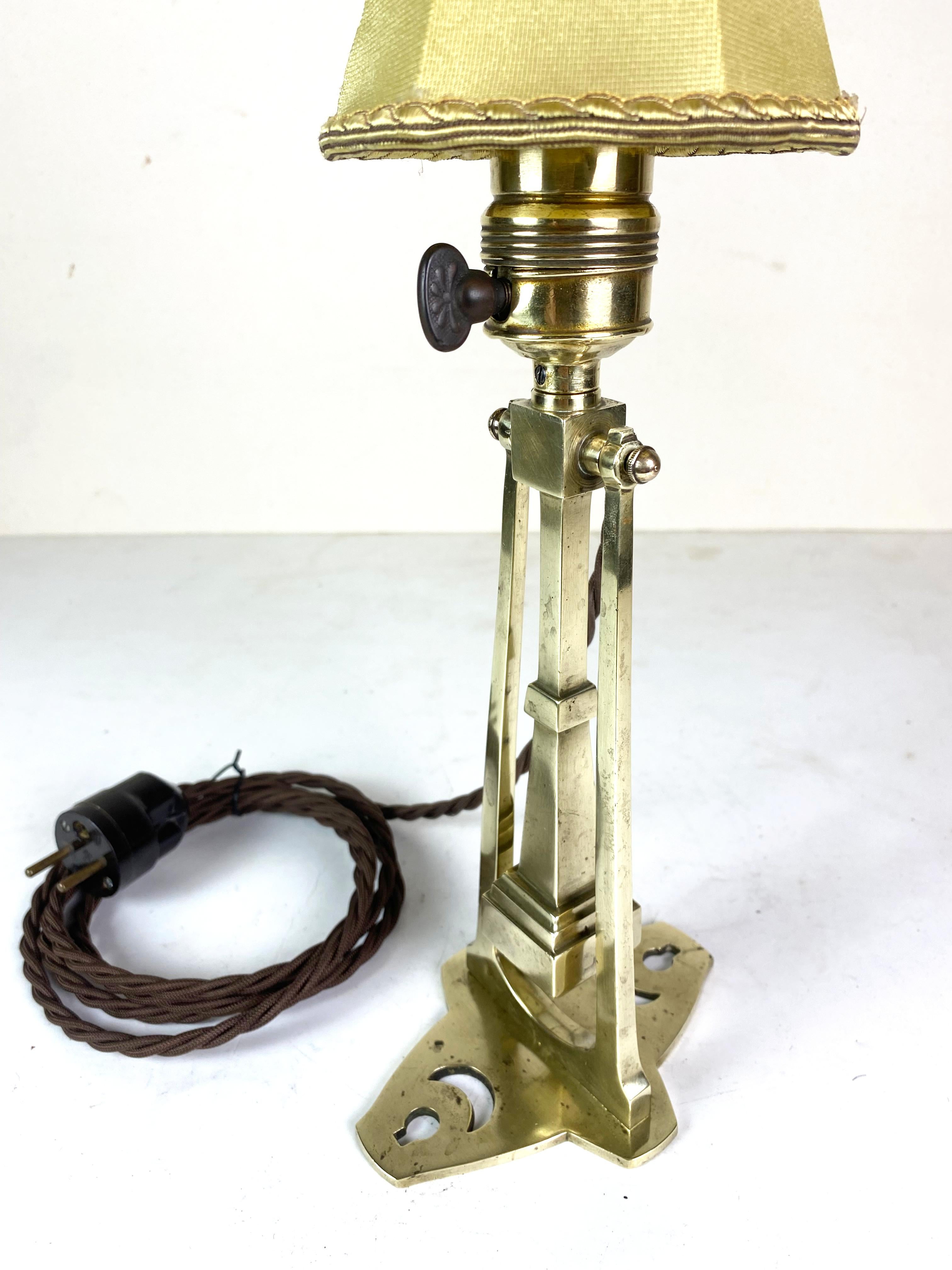 Lámpara de mesa y pared, hacia 1900 Latón en venta