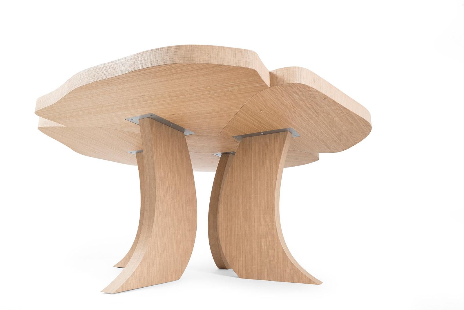Moderne Table Andy en forme de fleur, bois de chêne brossé, Italie en vente