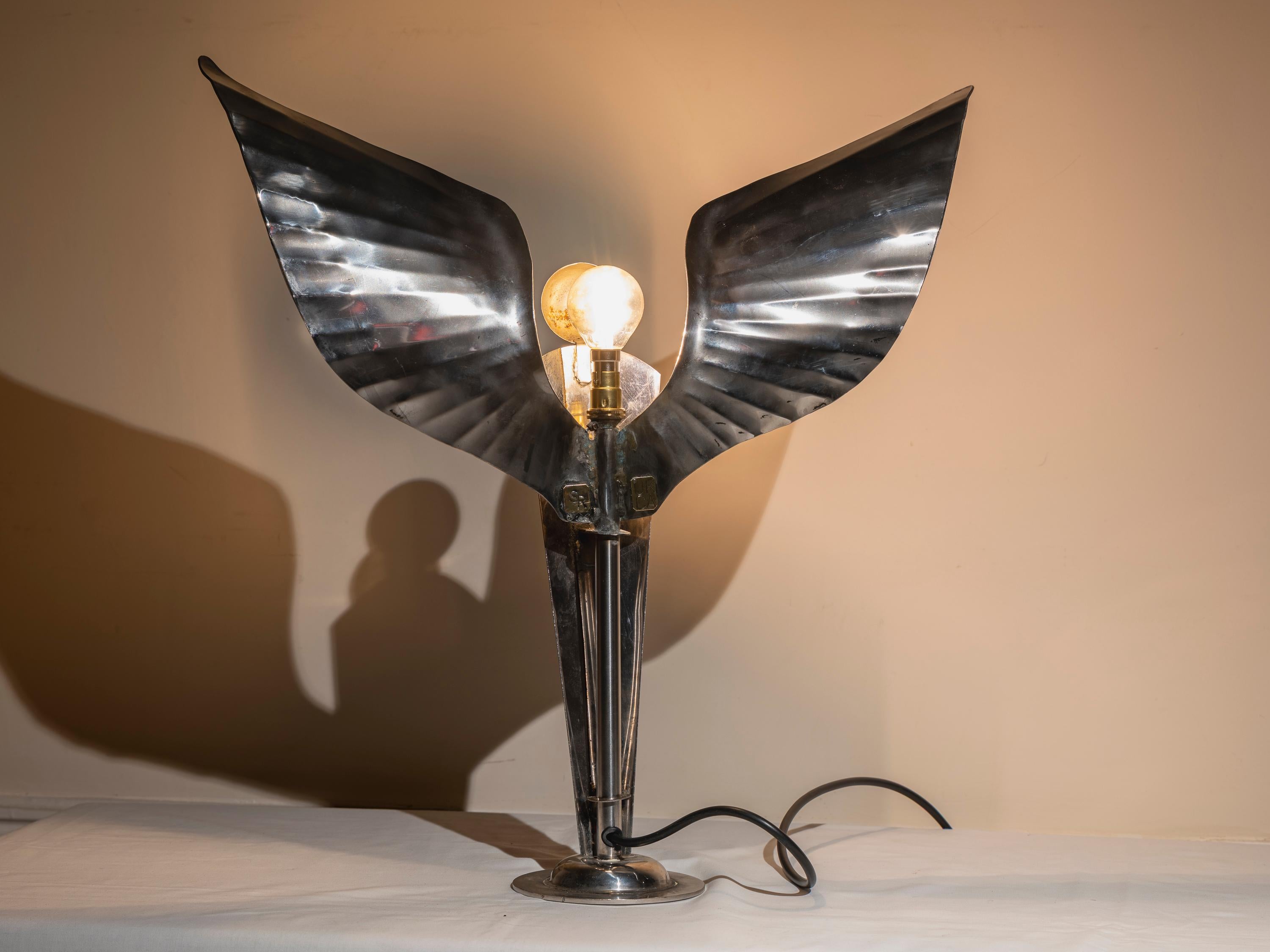 Table Angel By Sam Rush Lámpara de sobremesa de acero inoxidable y latón inspirada en los años 30 en venta 4