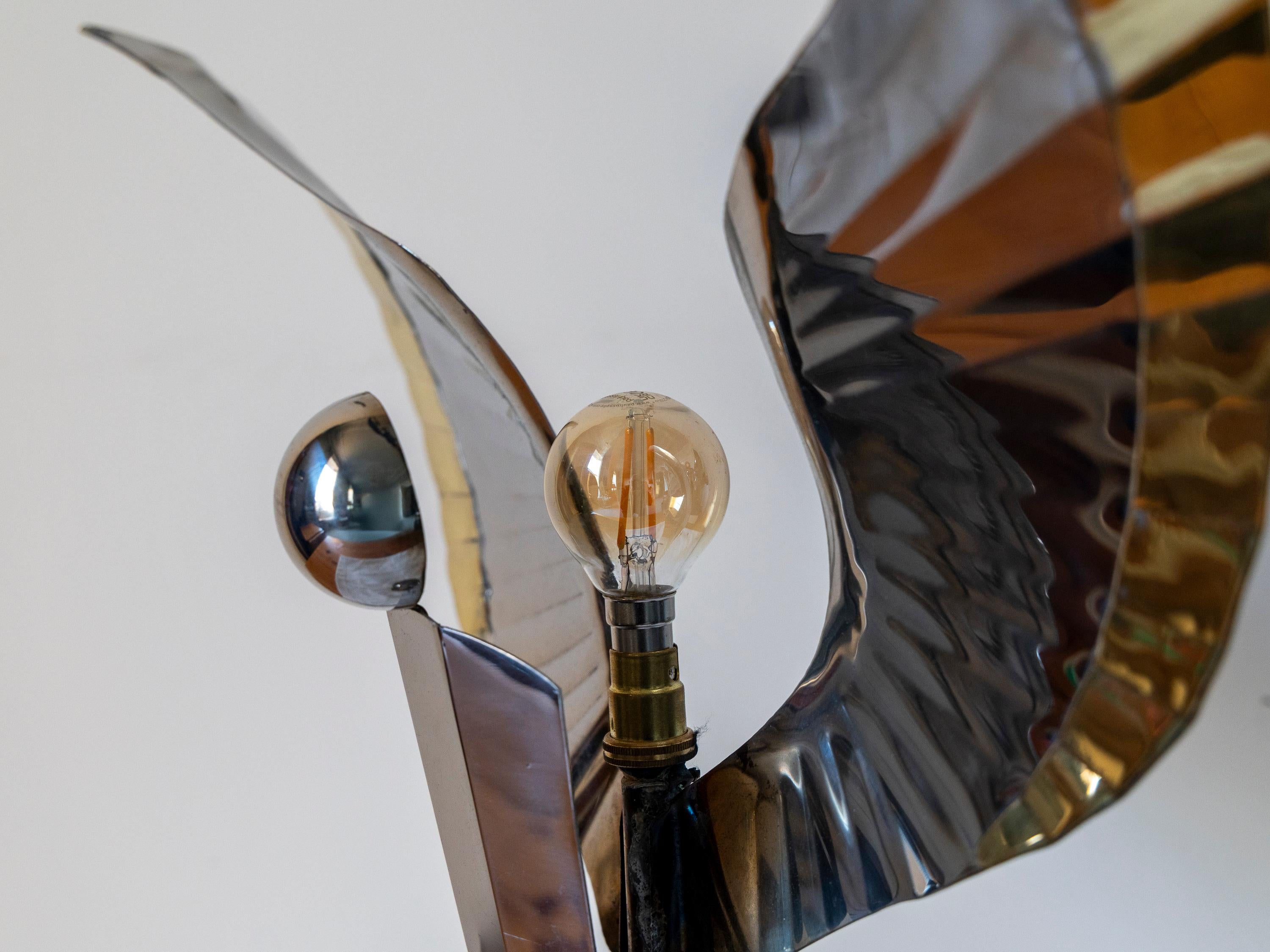 Table Angel By Sam Rush Lámpara de sobremesa de acero inoxidable y latón inspirada en los años 30 Art Decó en venta