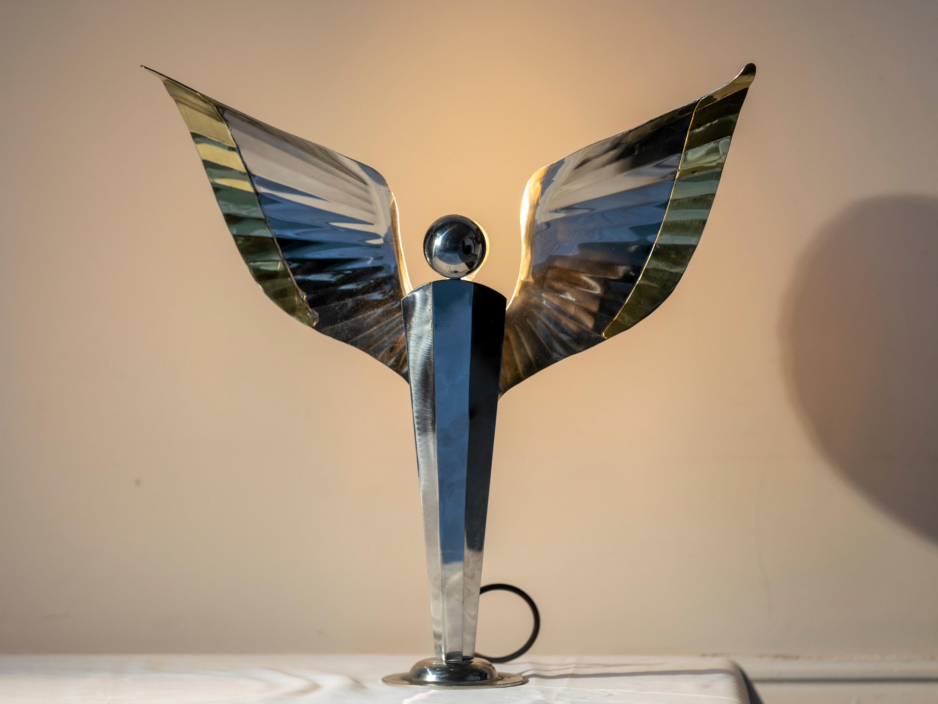 Table Angel By Sam Rush Lámpara de sobremesa de acero inoxidable y latón inspirada en los años 30 en Nuevo estado para la venta en Bristol, GB