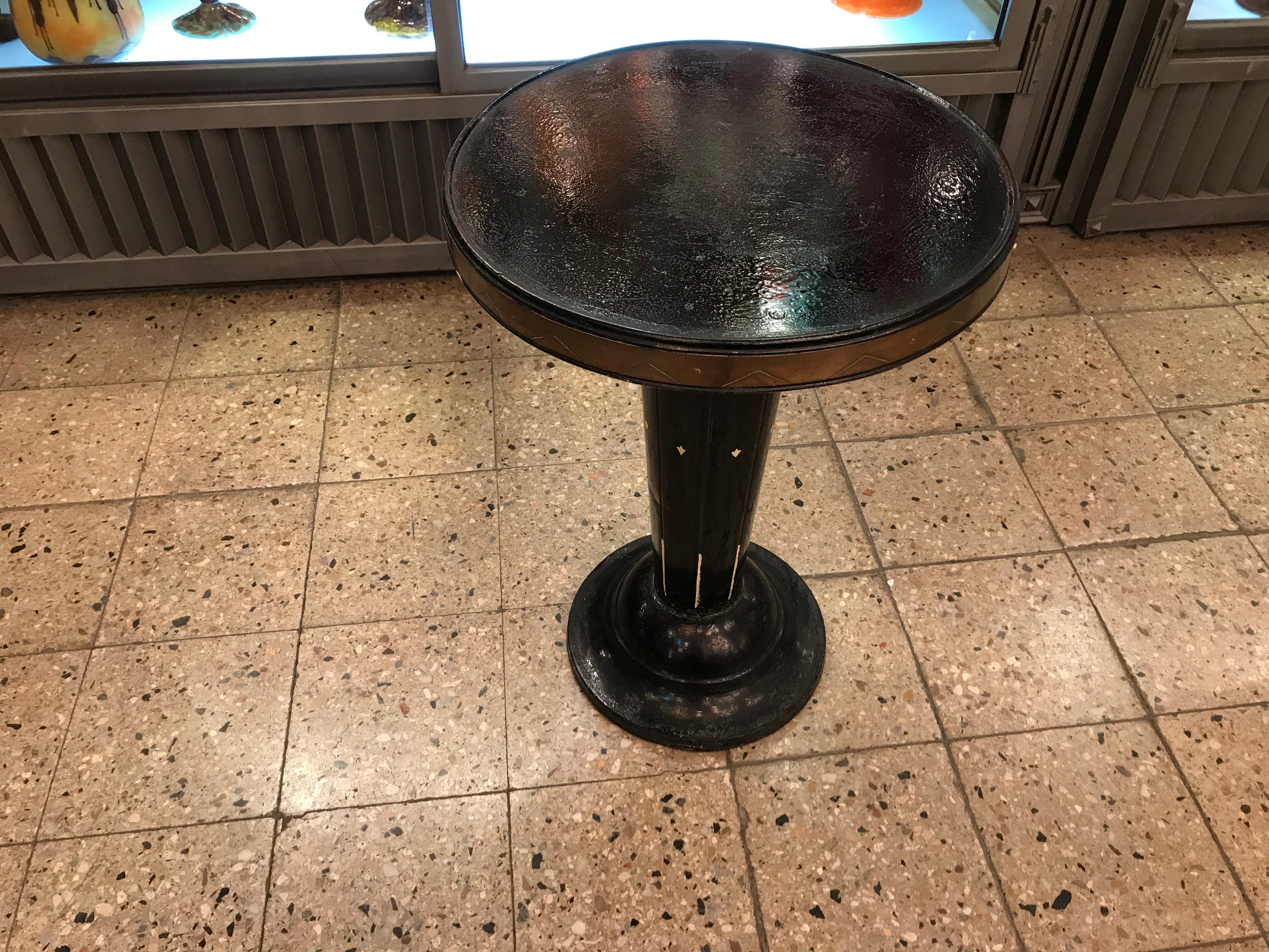 Table Art Deco, France, 1930, Material, Bronze and Iron In Good Condition For Sale In Ciudad Autónoma Buenos Aires, C