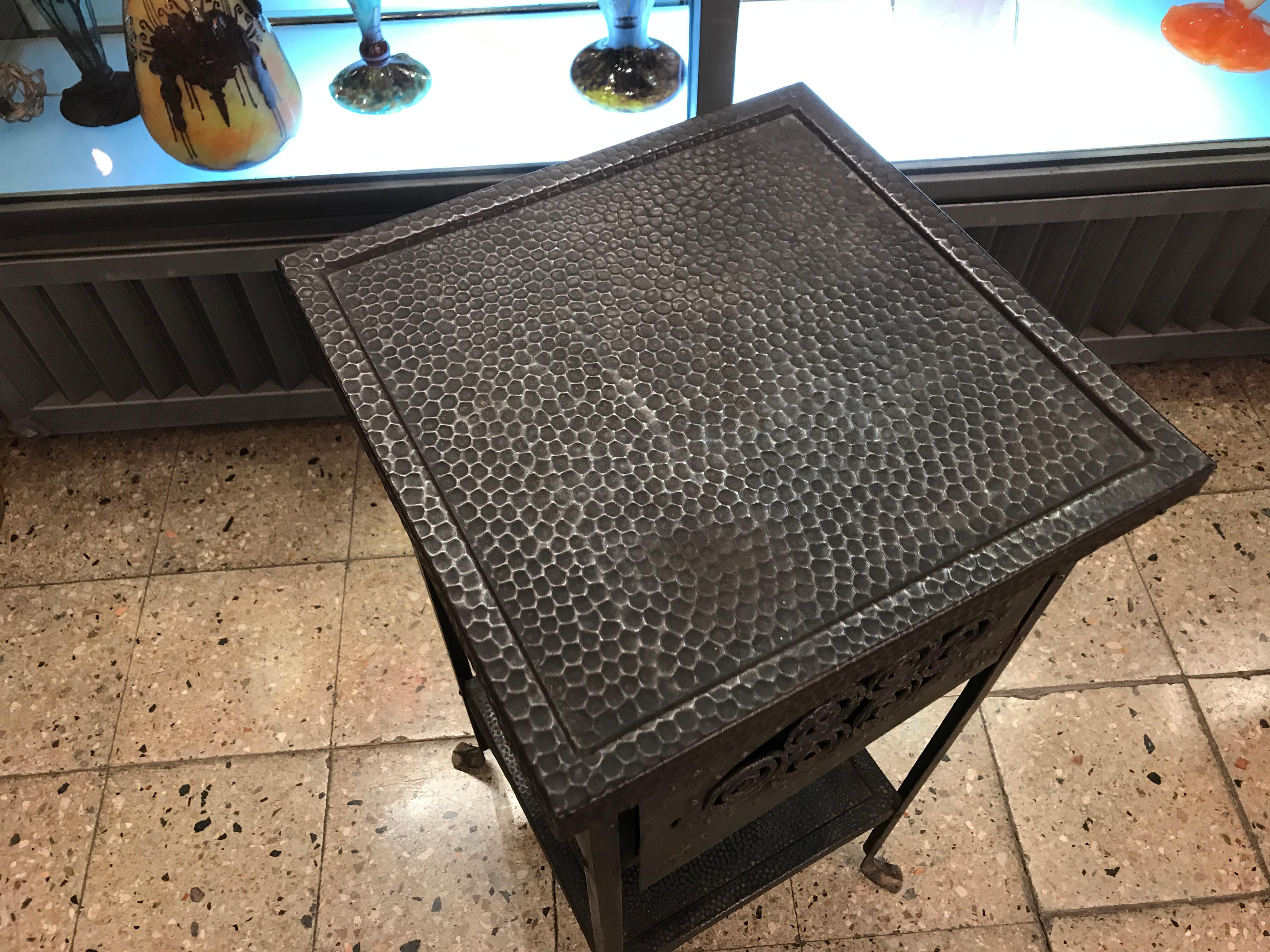 Table Arts and Crafts, 1870, Matériau : fer, anglais en vente 5