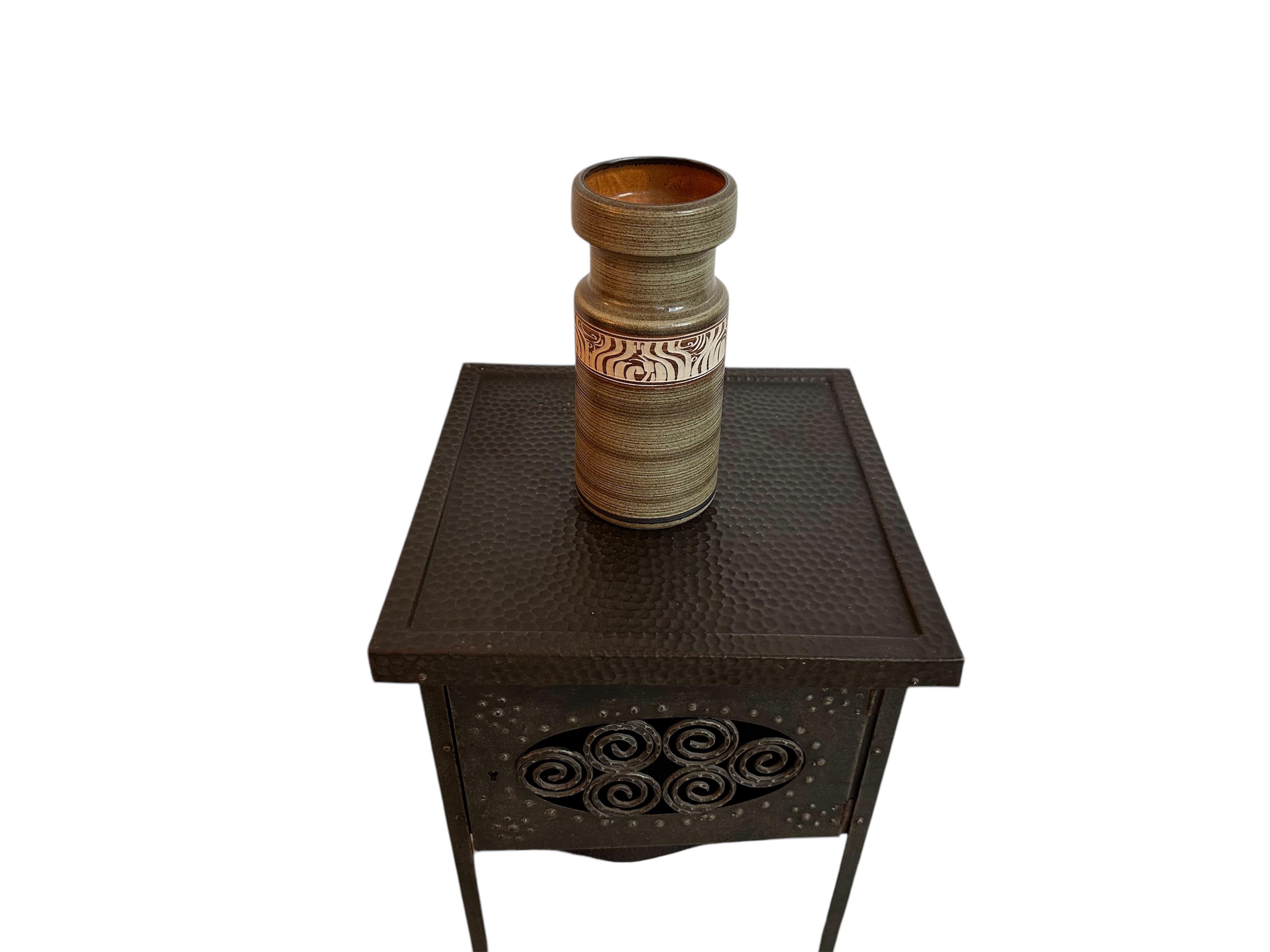 Table Arts and Crafts, 1870, Matériau : fer, anglais en vente 4